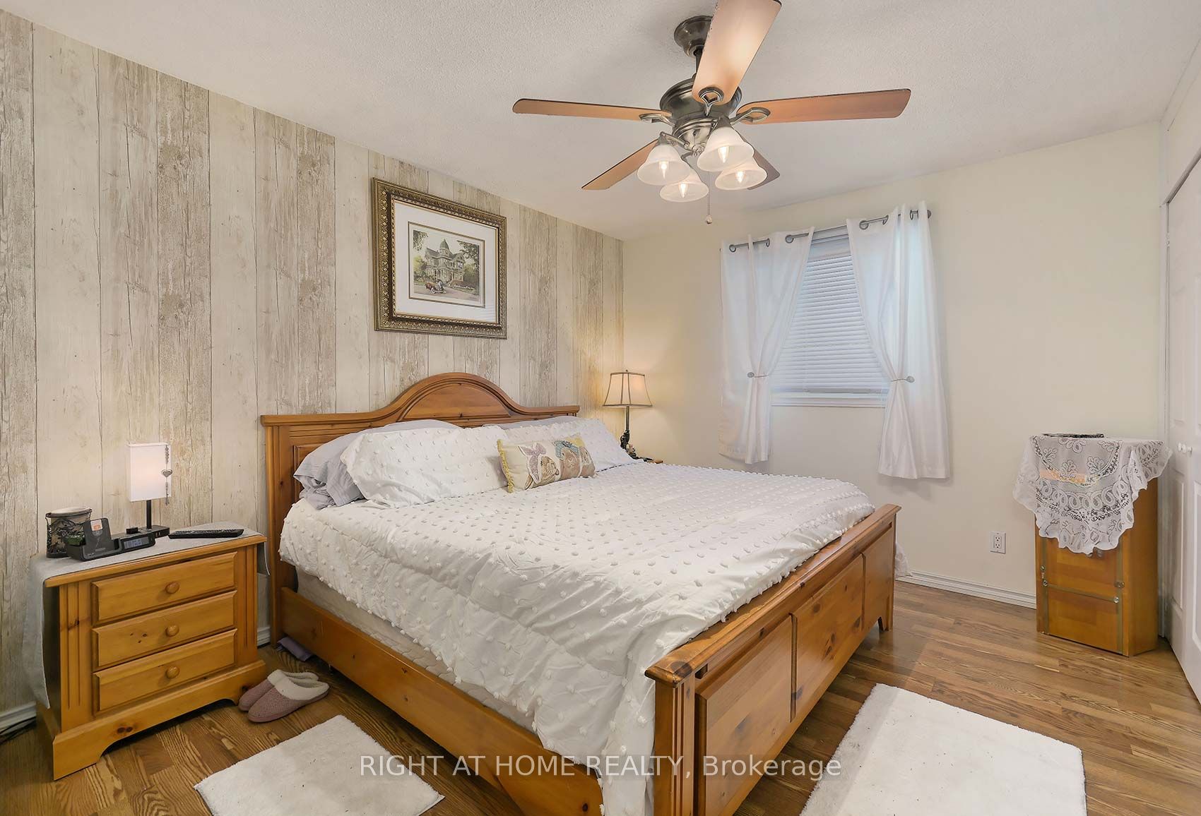884 Southgate Drive S