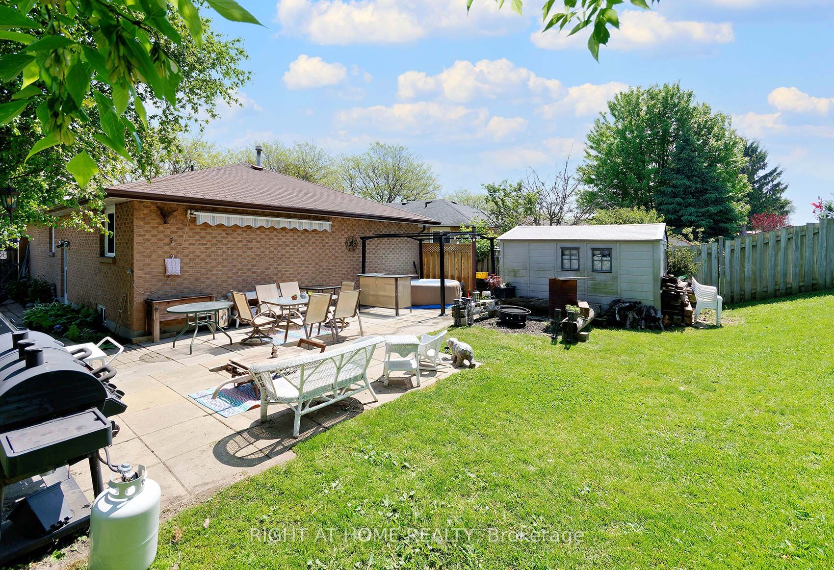884 Southgate Drive S