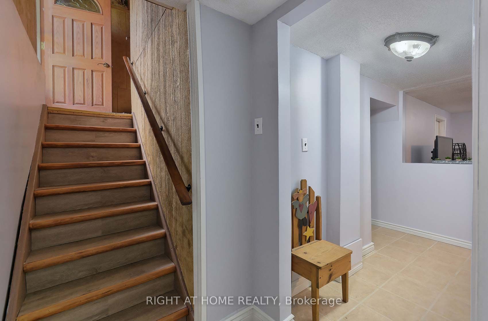 884 Southgate Drive S
