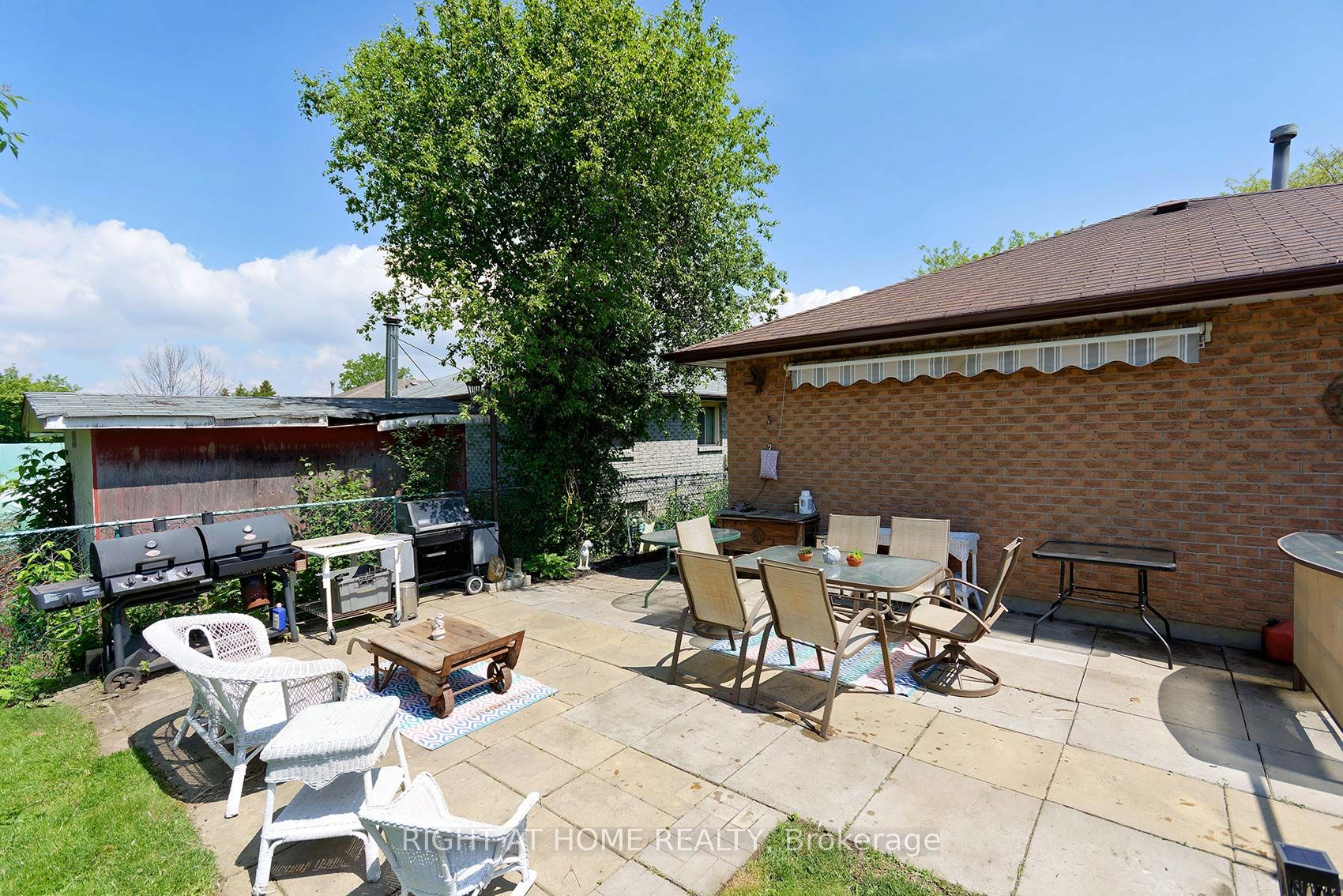 884 Southgate Drive S