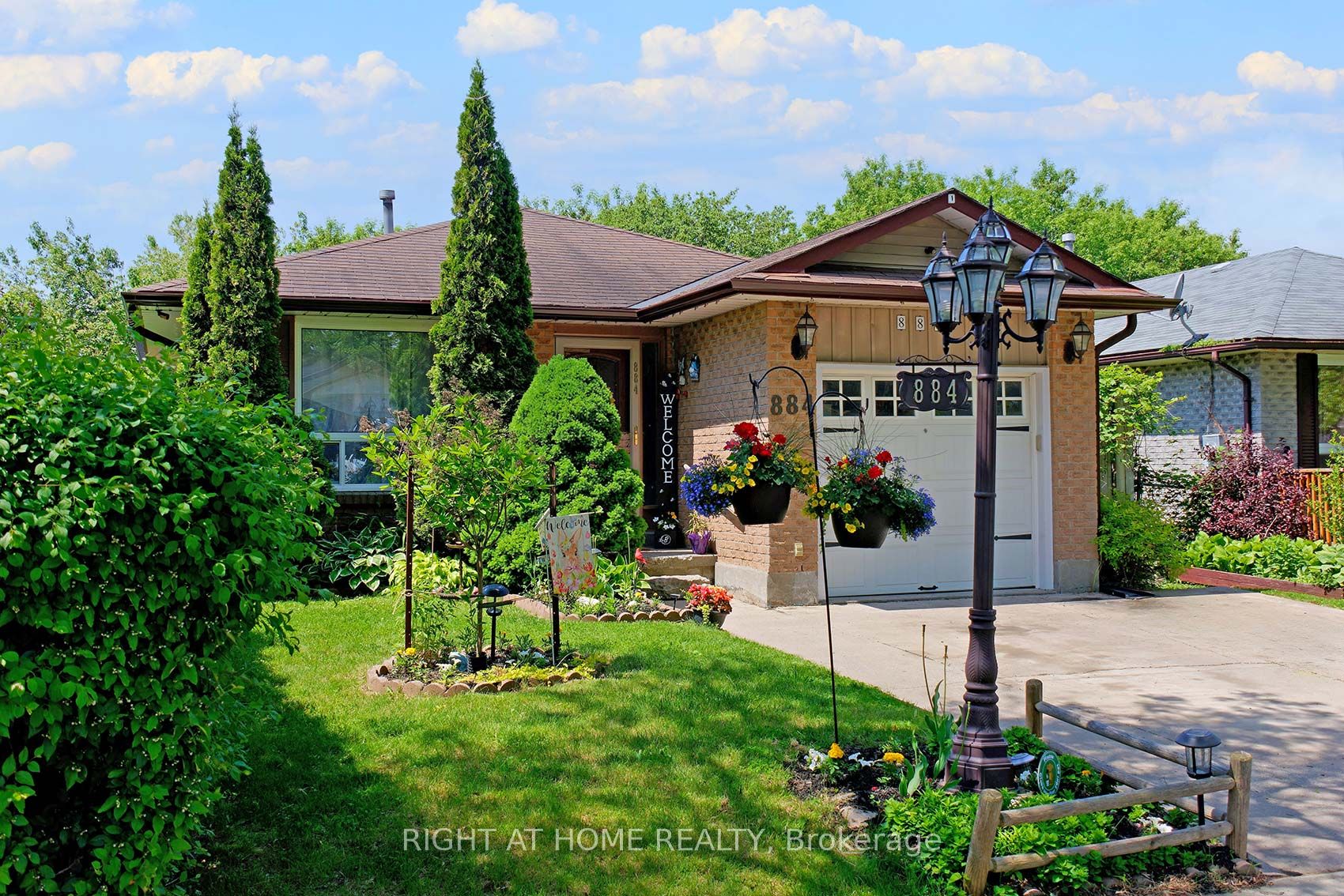 884 Southgate Drive S