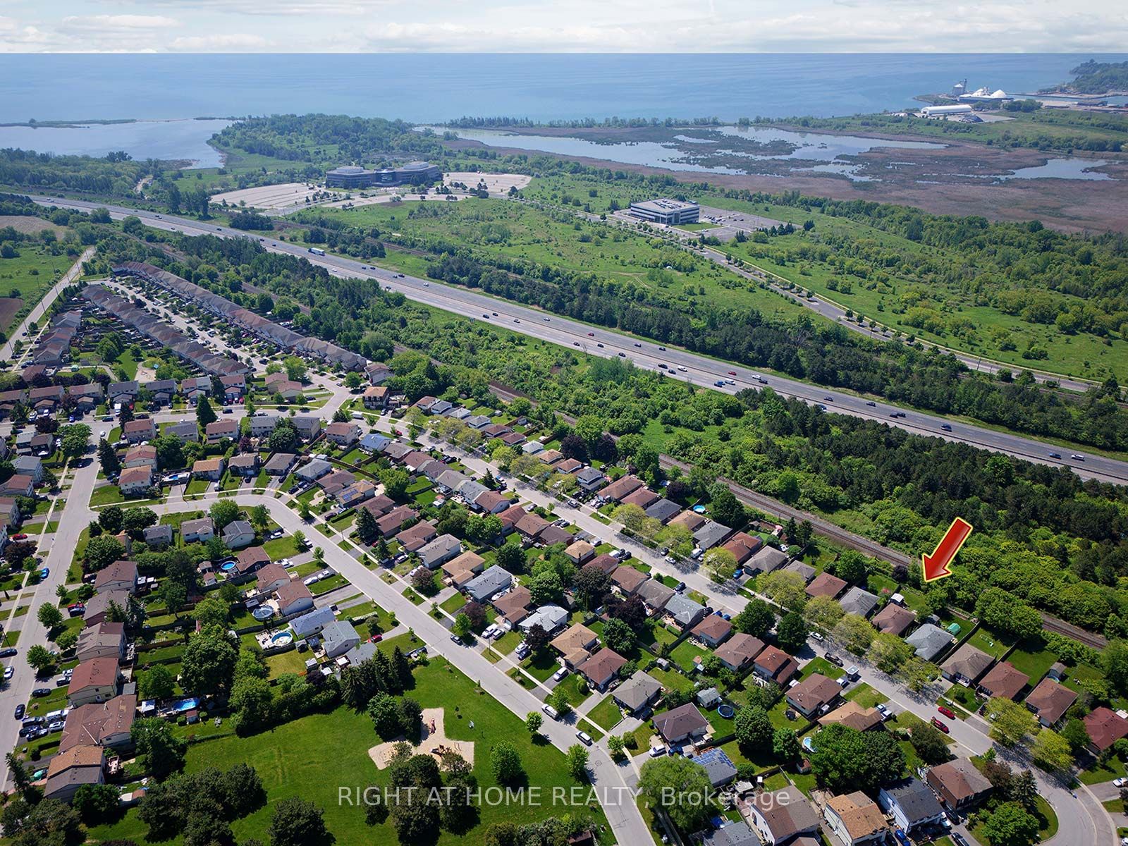 884 Southgate Drive S