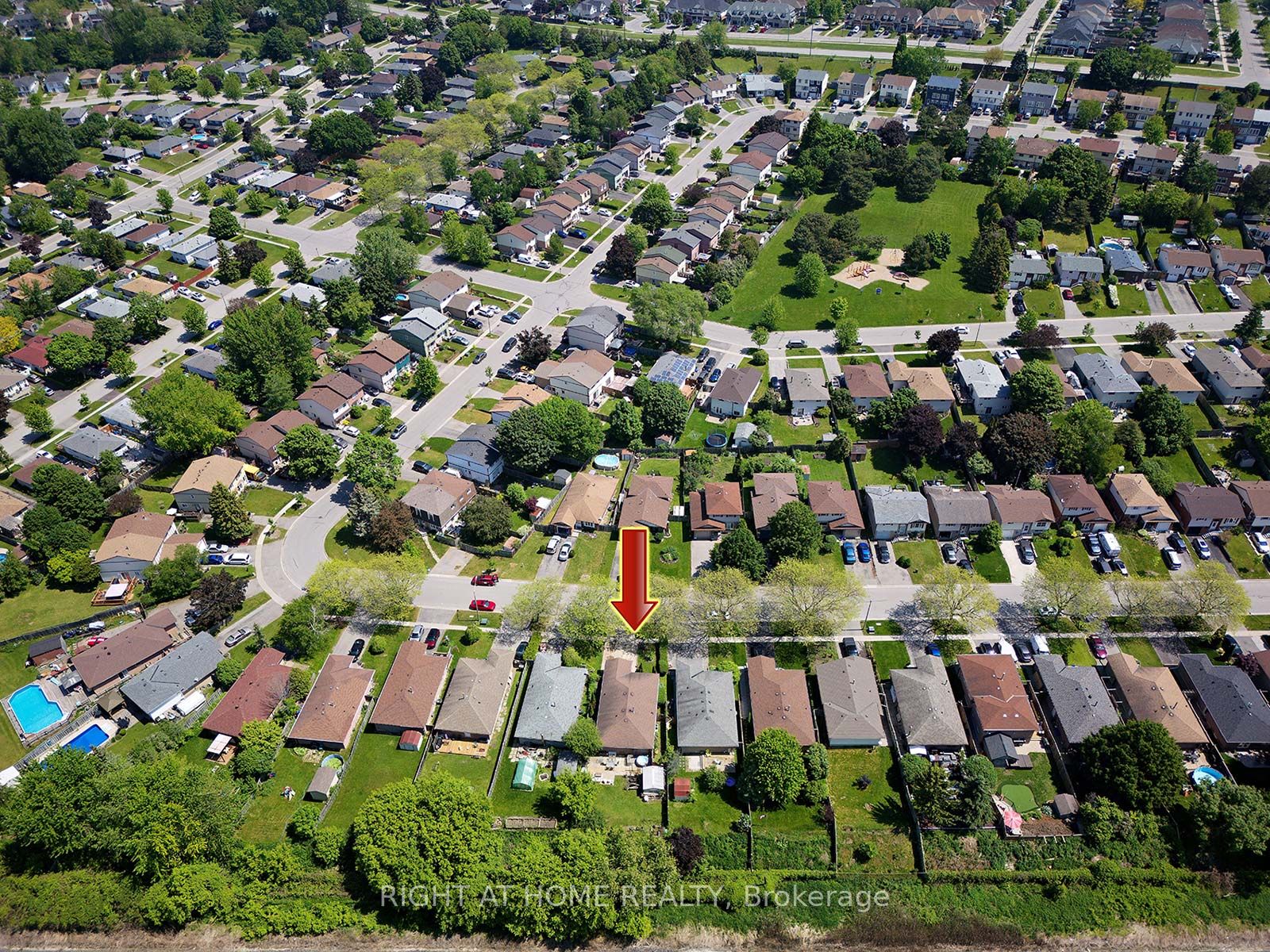 884 Southgate Drive S