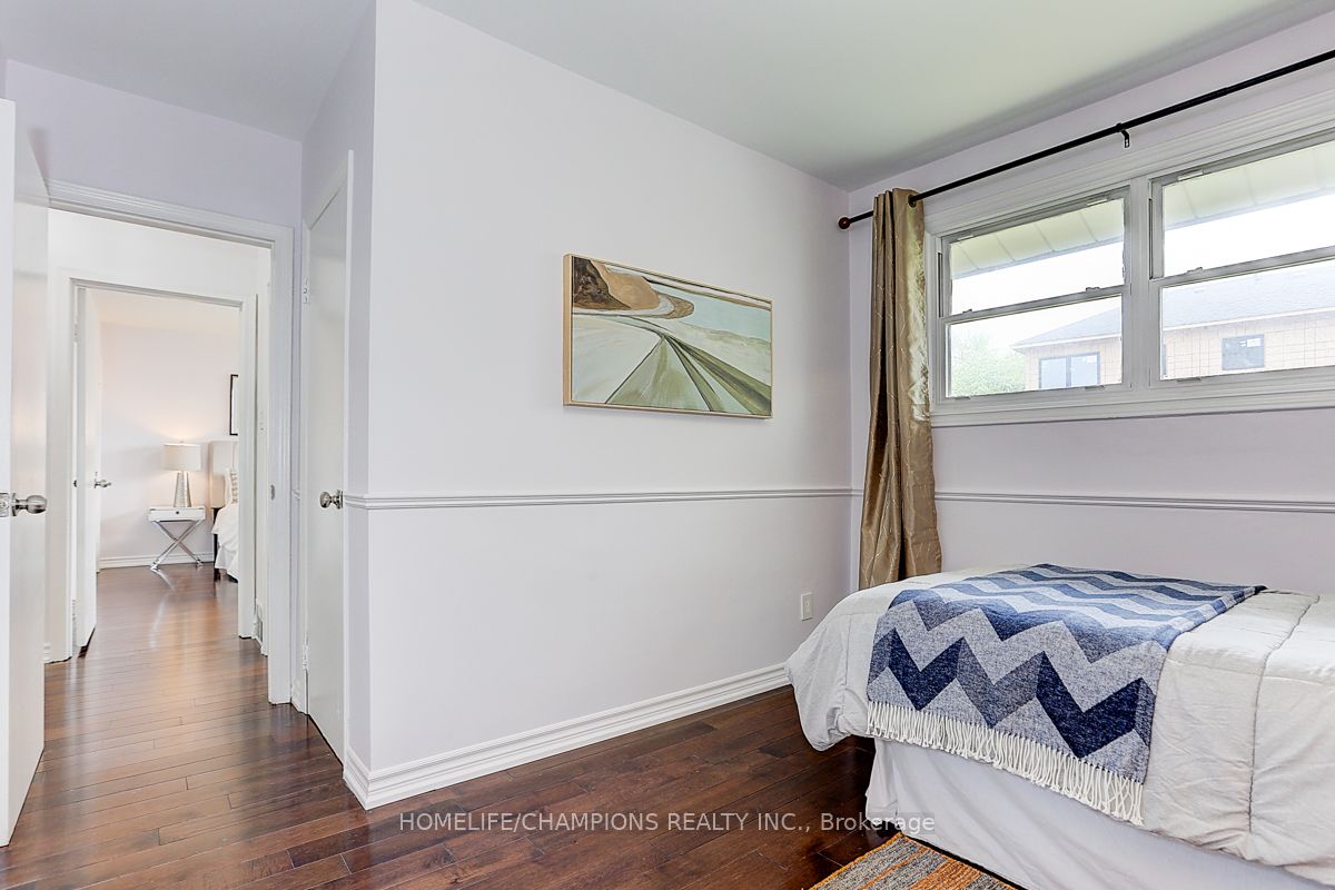 15 Stonehenge Crescent