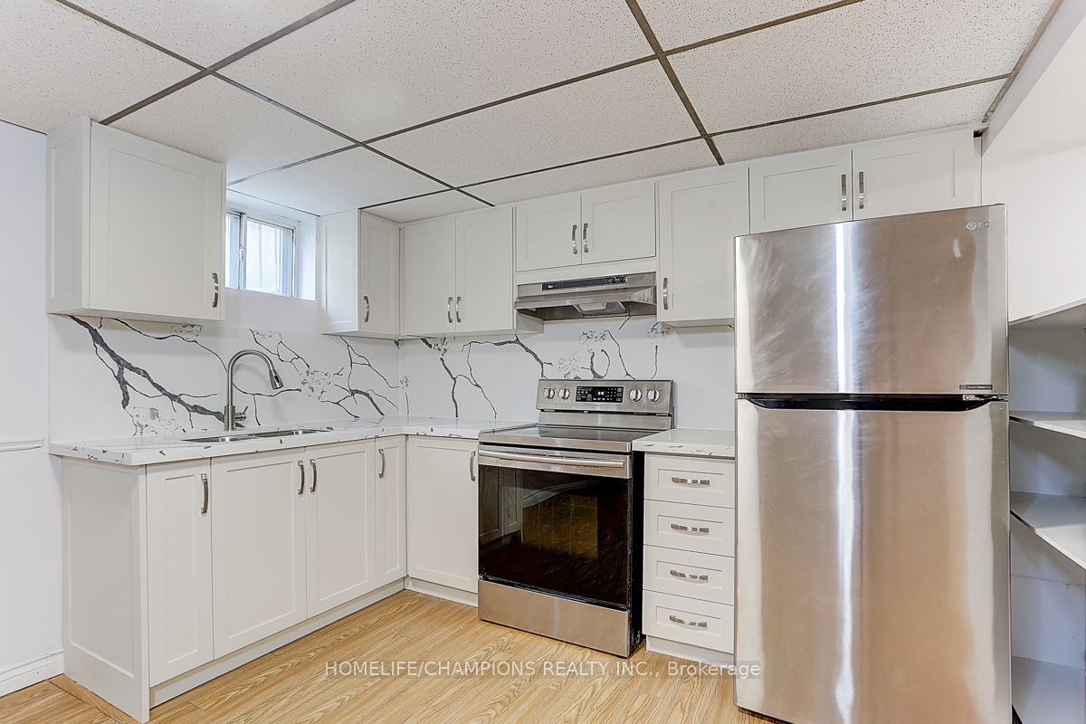 15 Stonehenge Crescent
