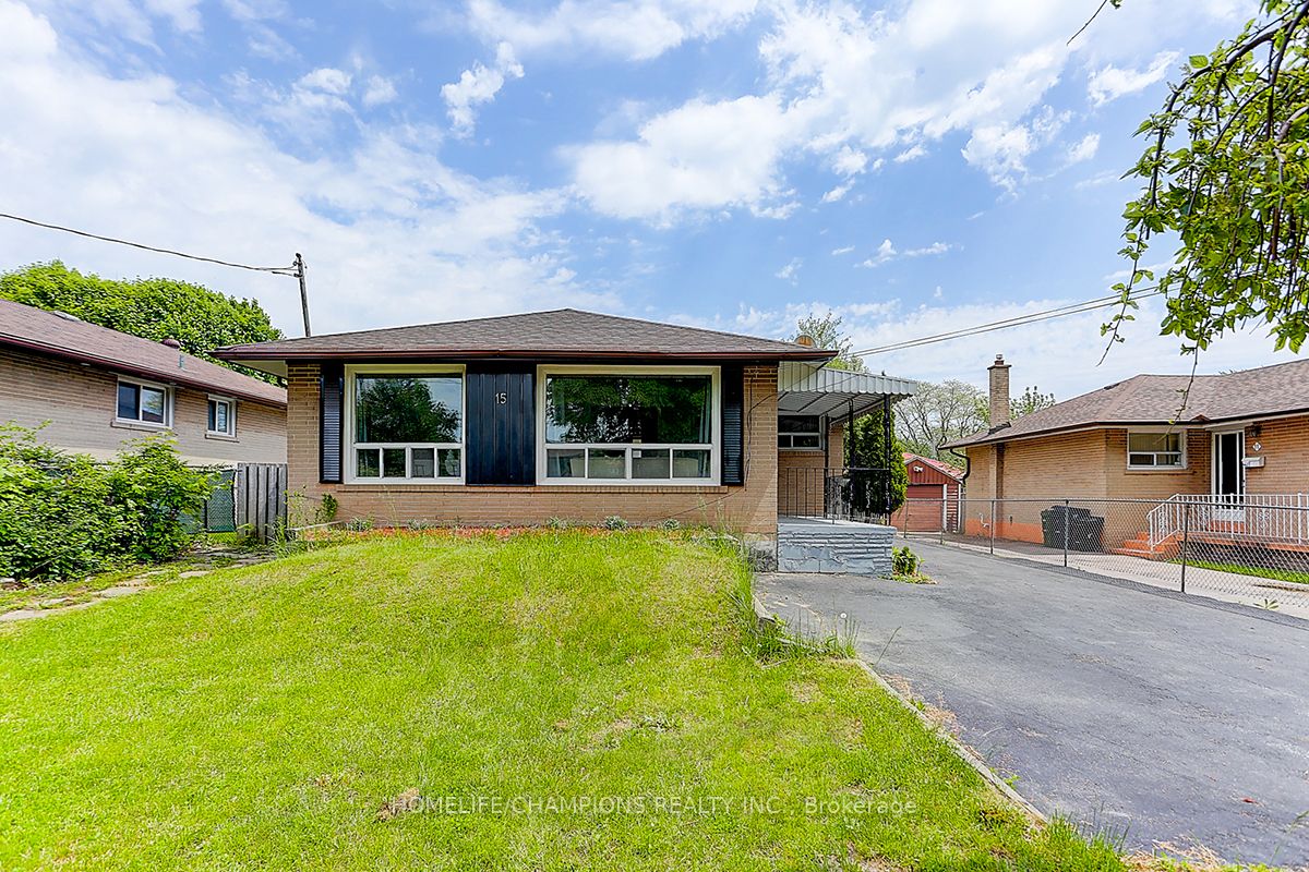 15 Stonehenge Crescent