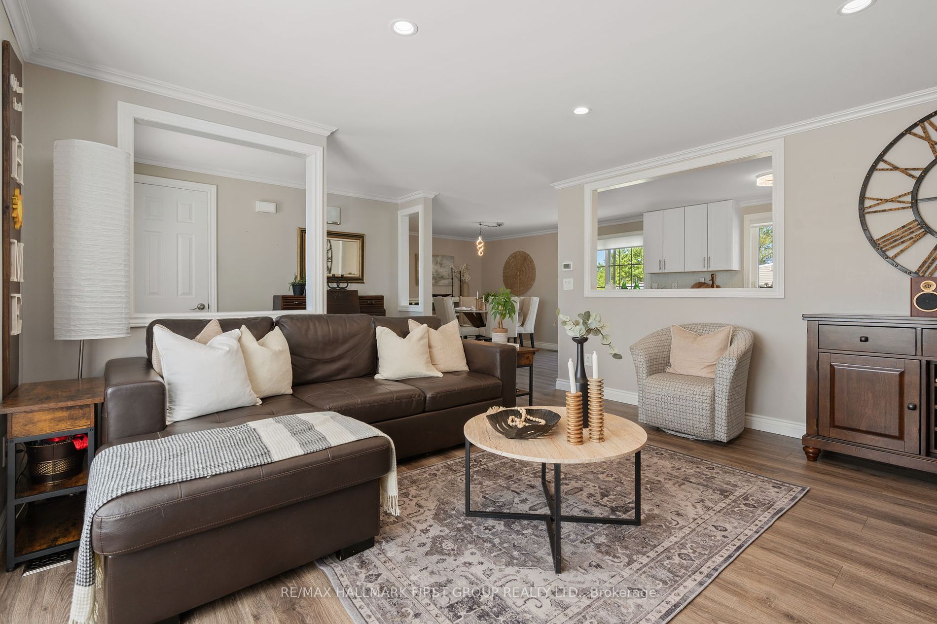 8 Kawartha Rd
