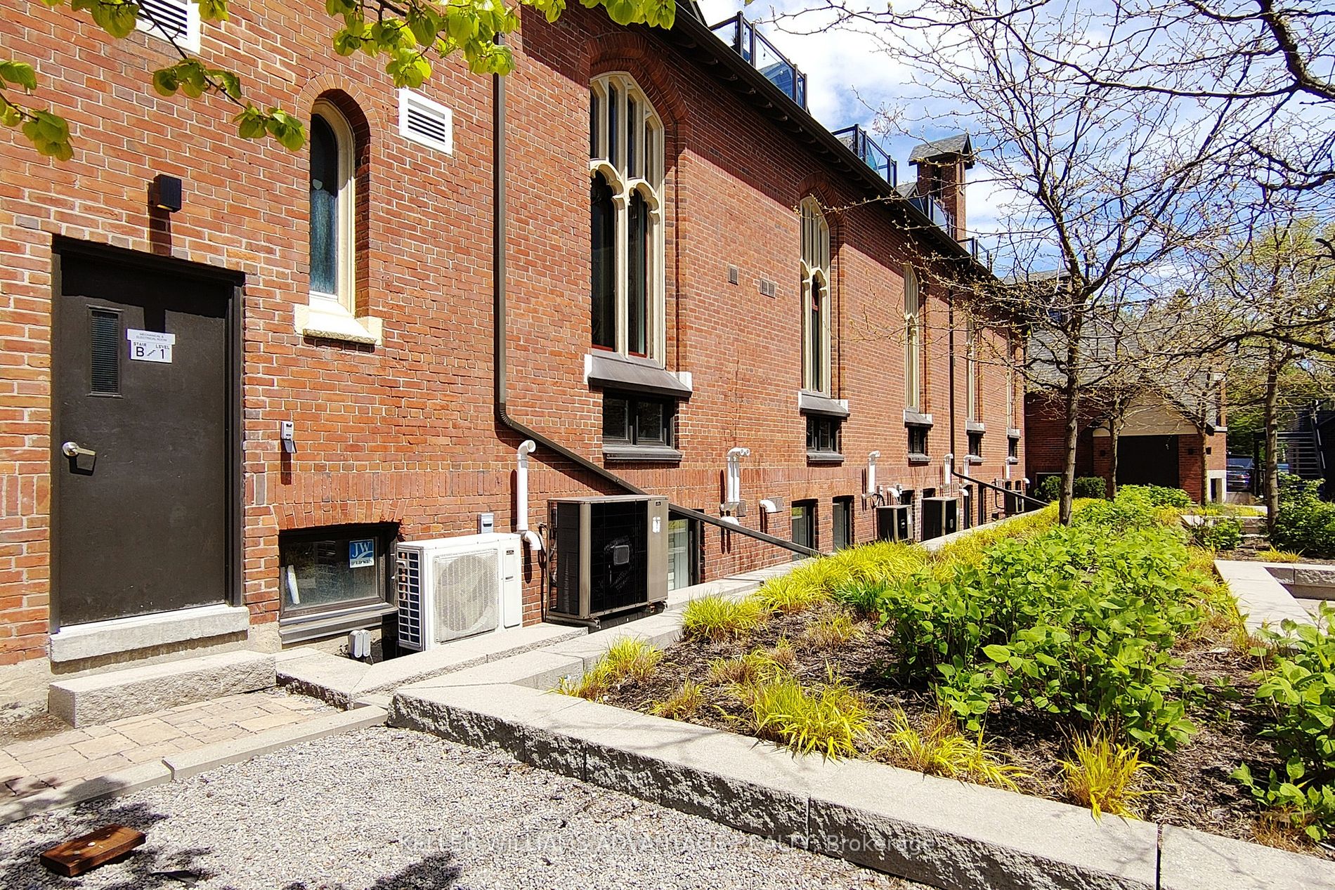 175 Jones Avenue, #13