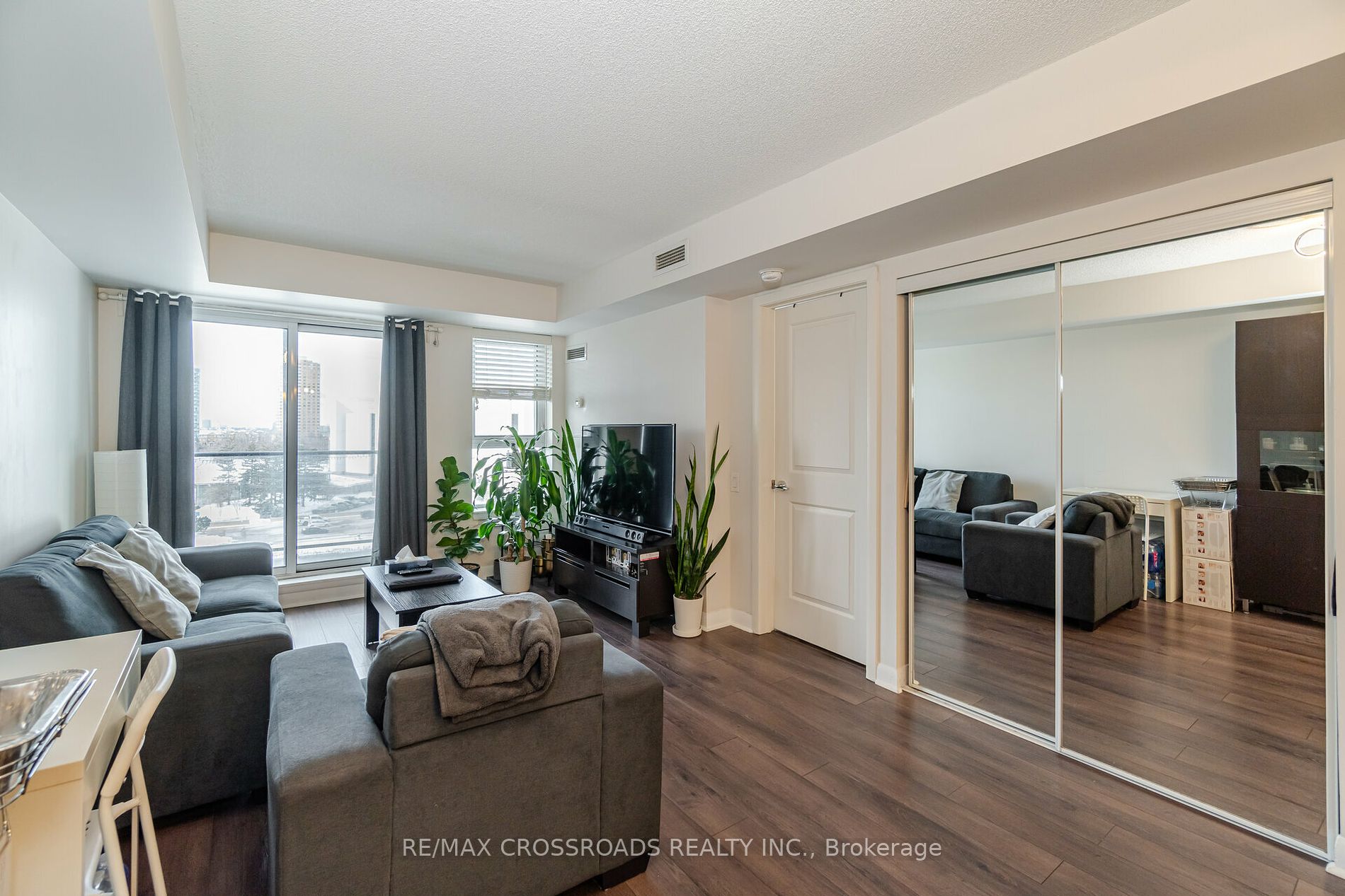 190 Borough Dr, #809