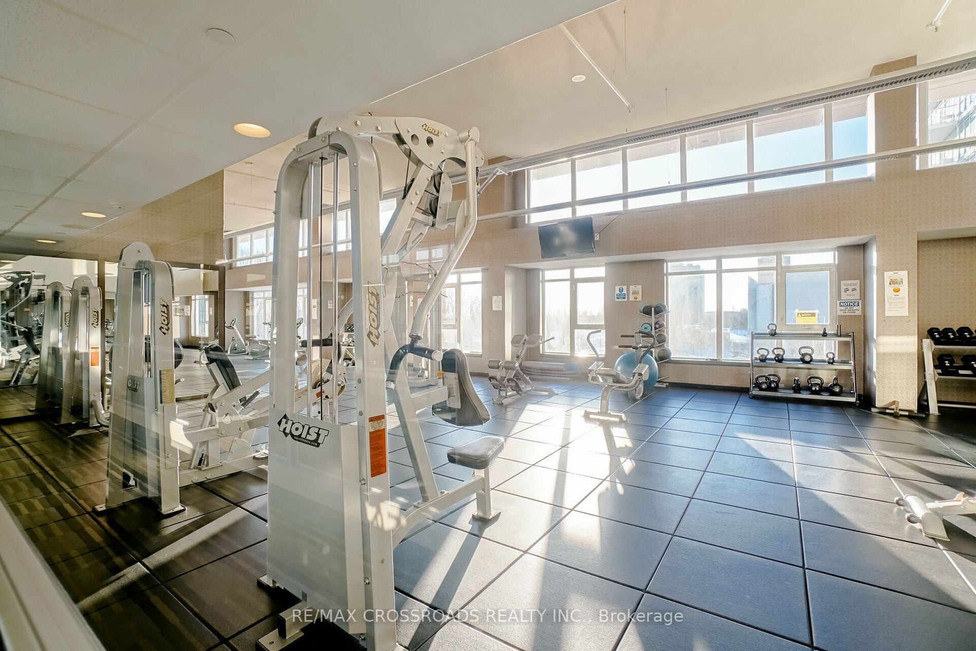 190 Borough Dr, #809