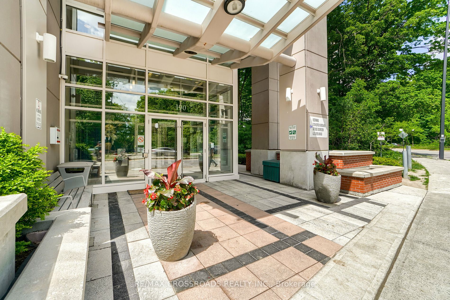 190 Borough Dr, #809