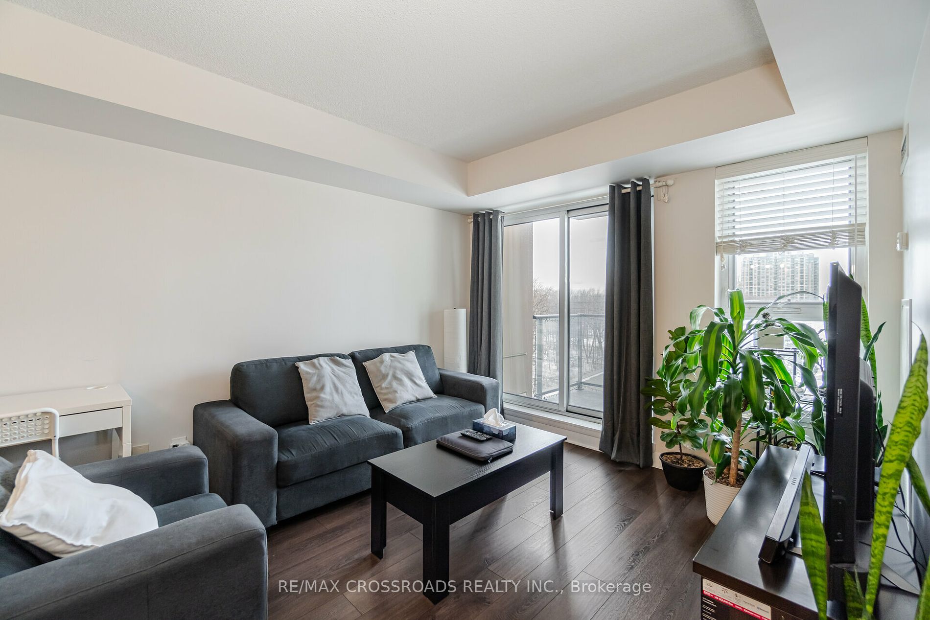 190 Borough Dr, #809