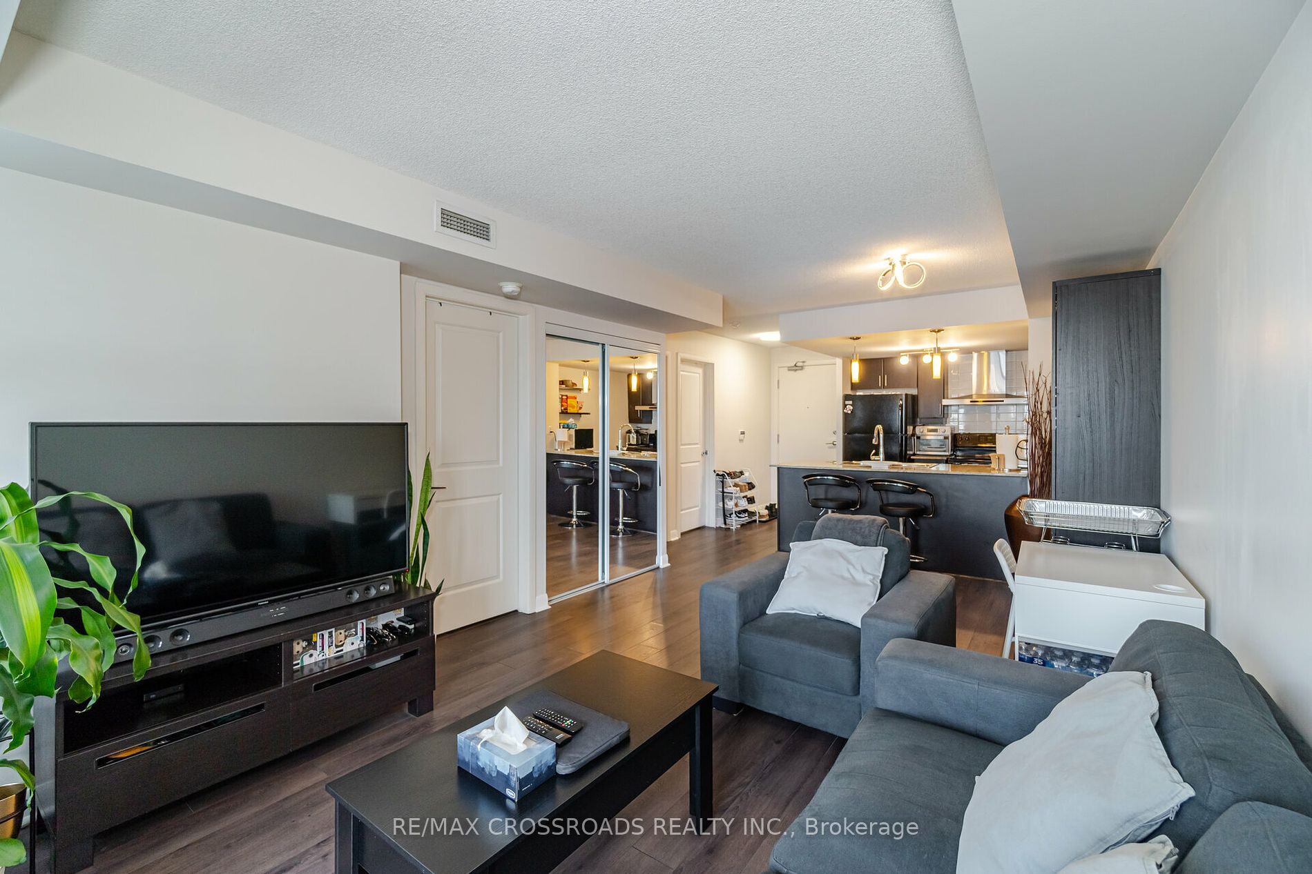 190 Borough Dr, #809