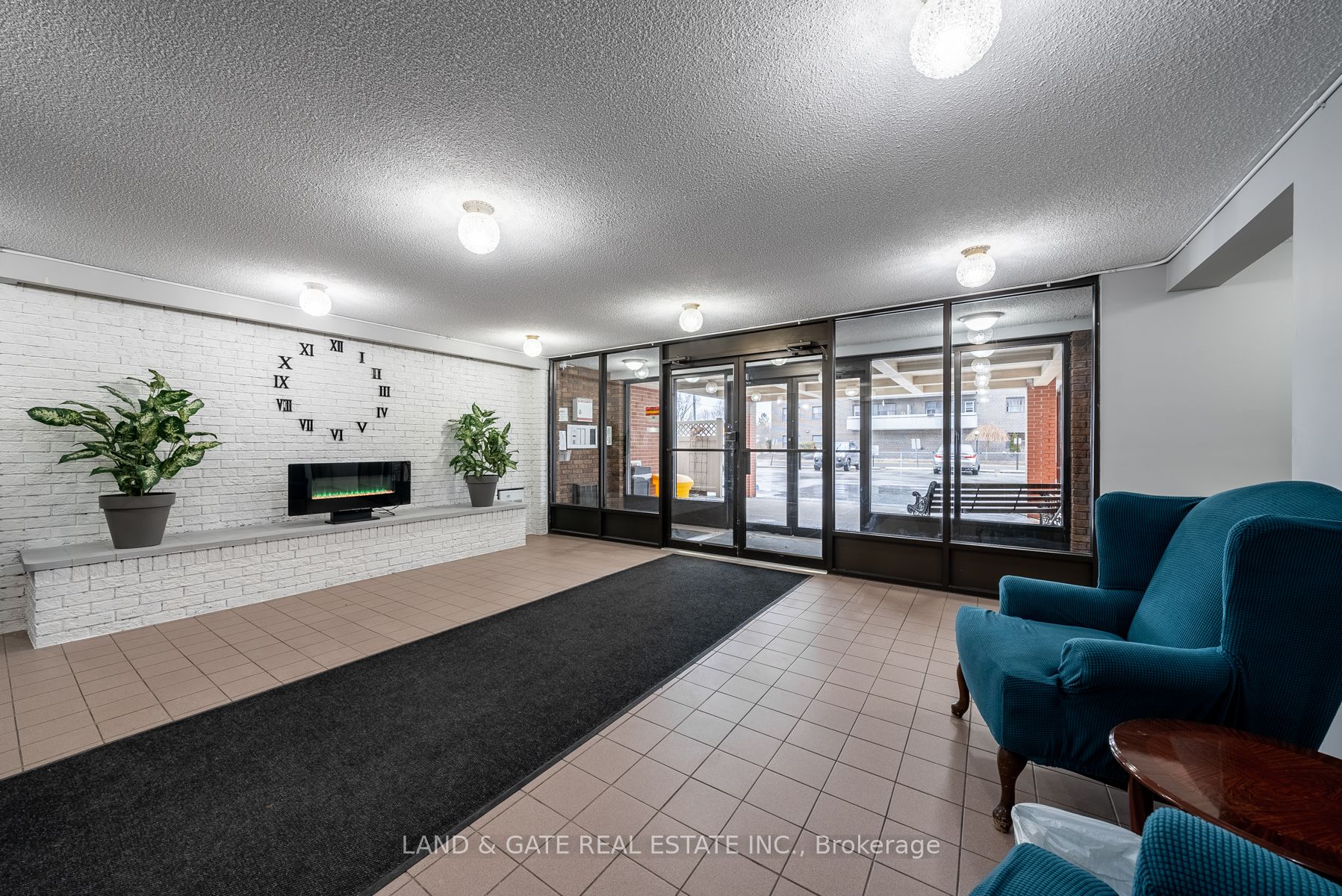131 Taunton Road E #201