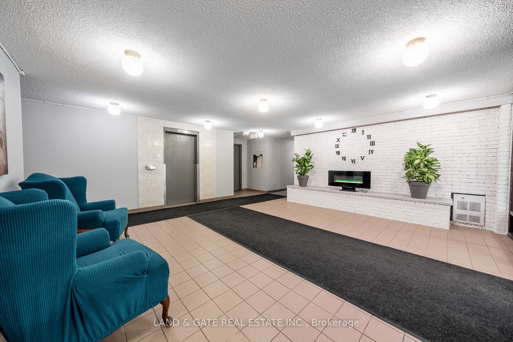 131 Taunton Road E #201