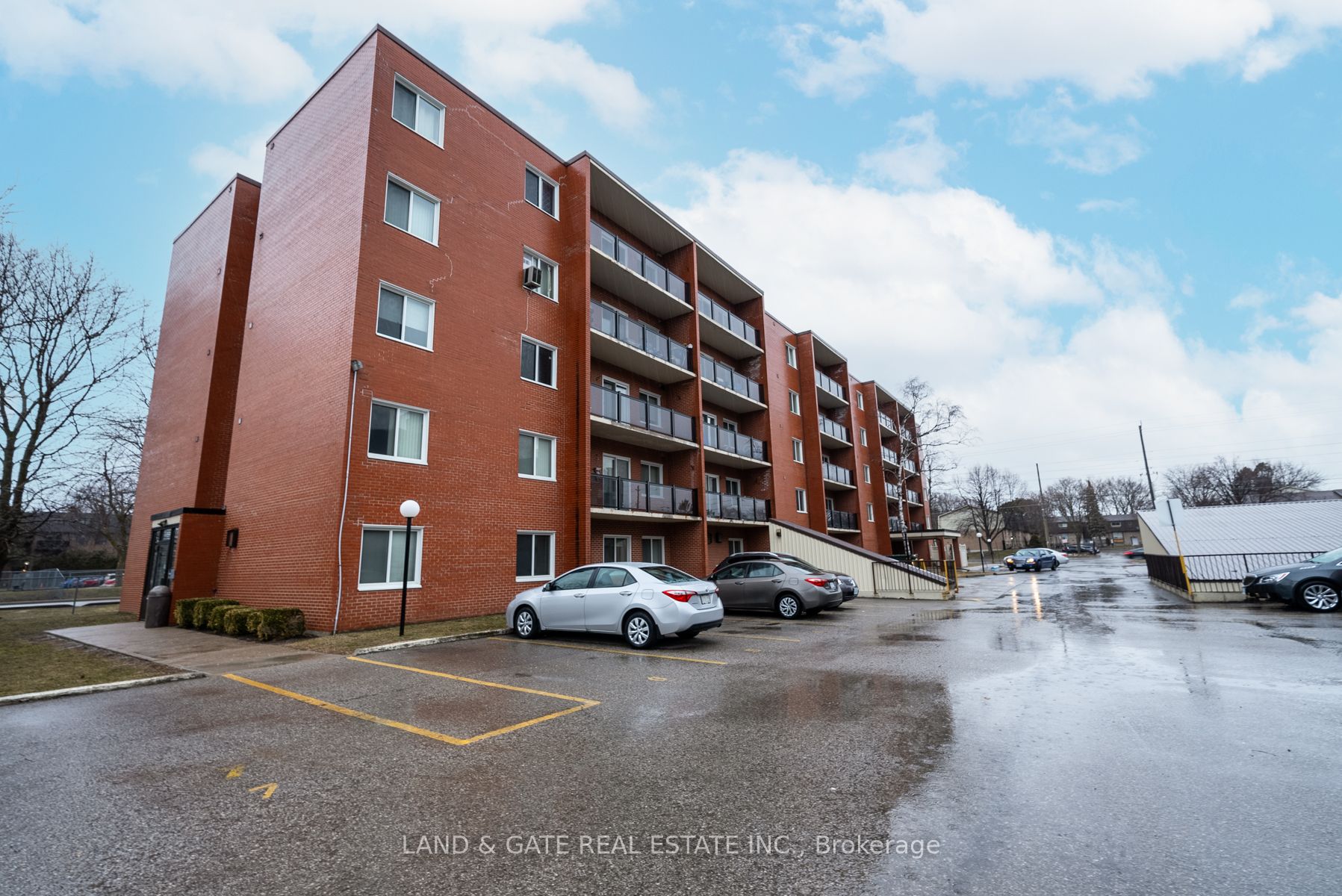 131 Taunton Road E #201