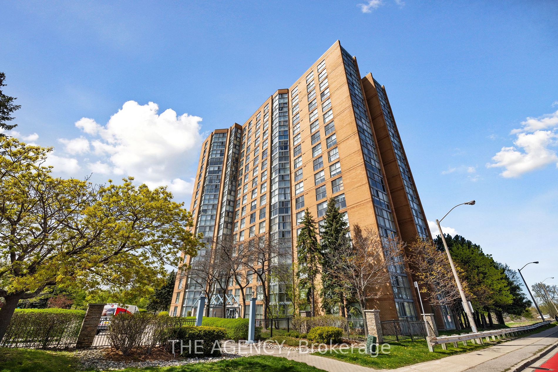 90 Dale Ave, #1203