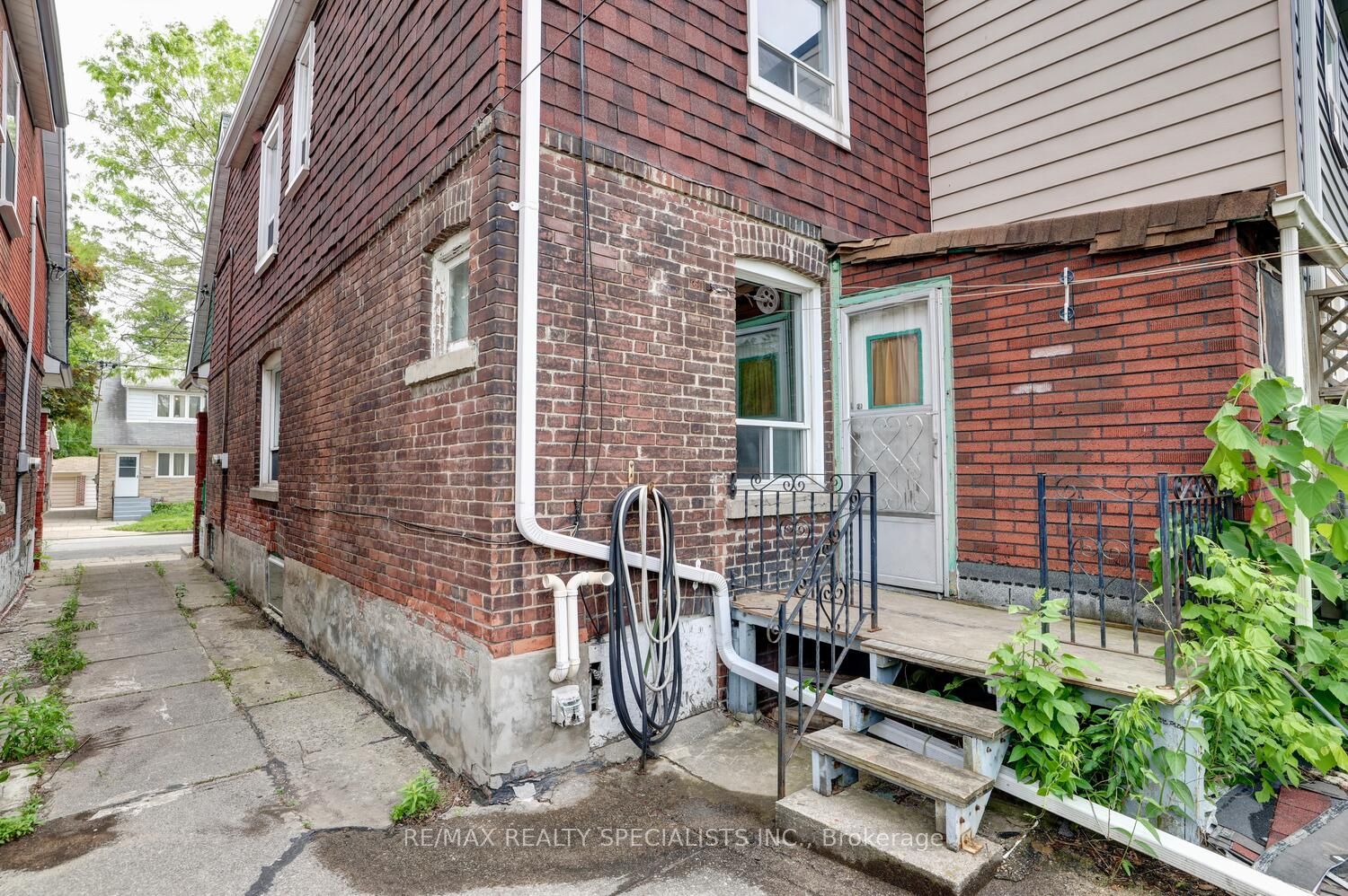 898 Greenwood Avenue
