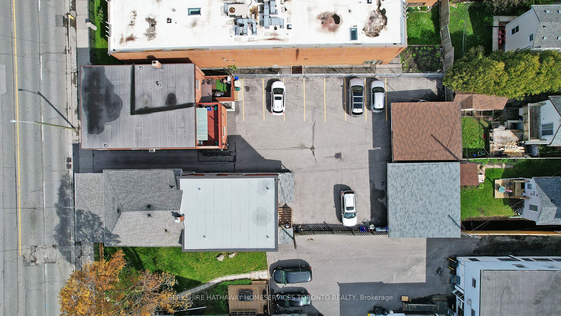381 Simcoe St S
