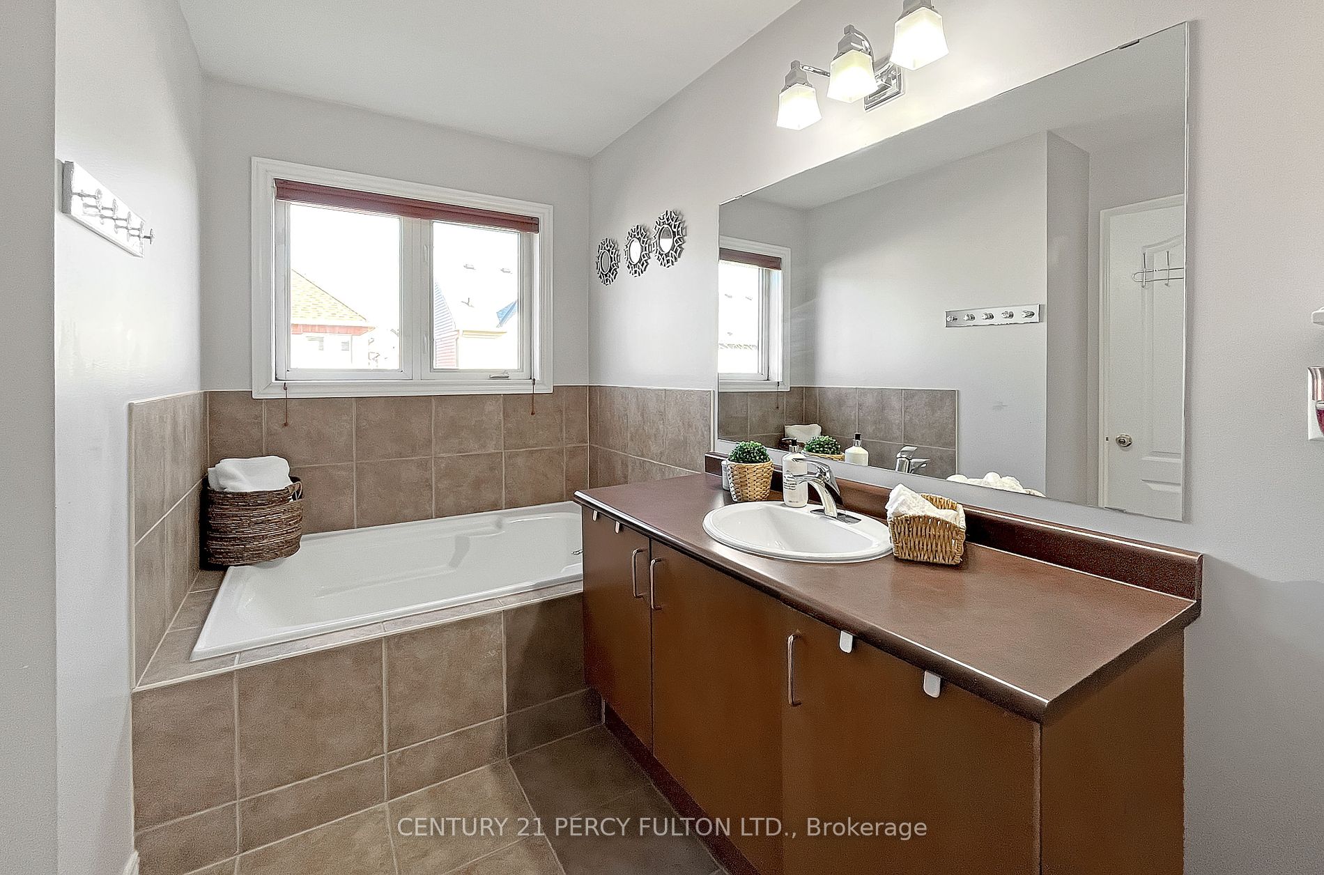 81 Ryder Cres