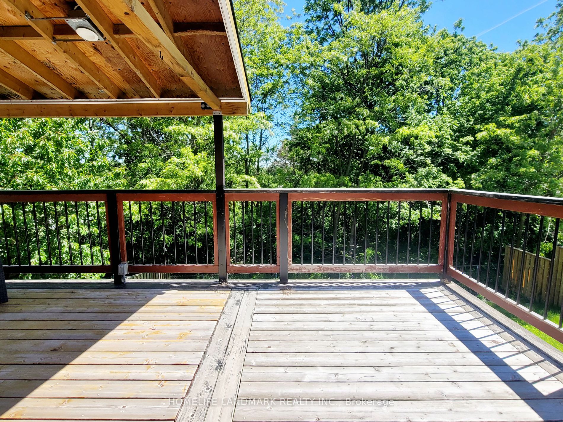 16 Mansfield Cres