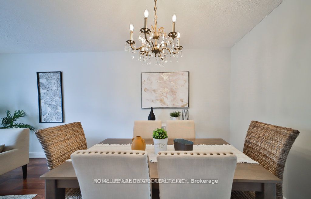 16 Mansfield Cres