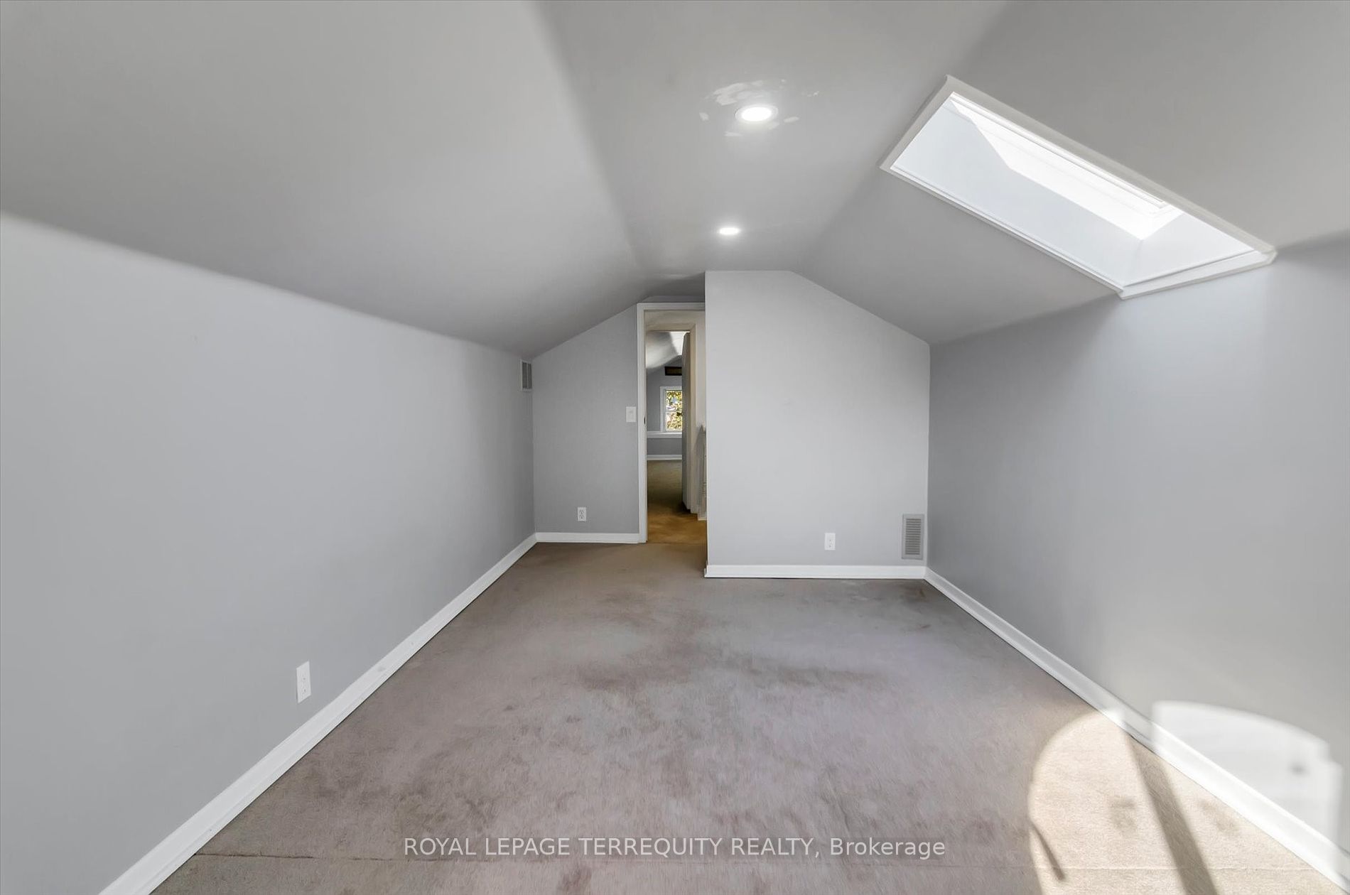 667 Townline Road N