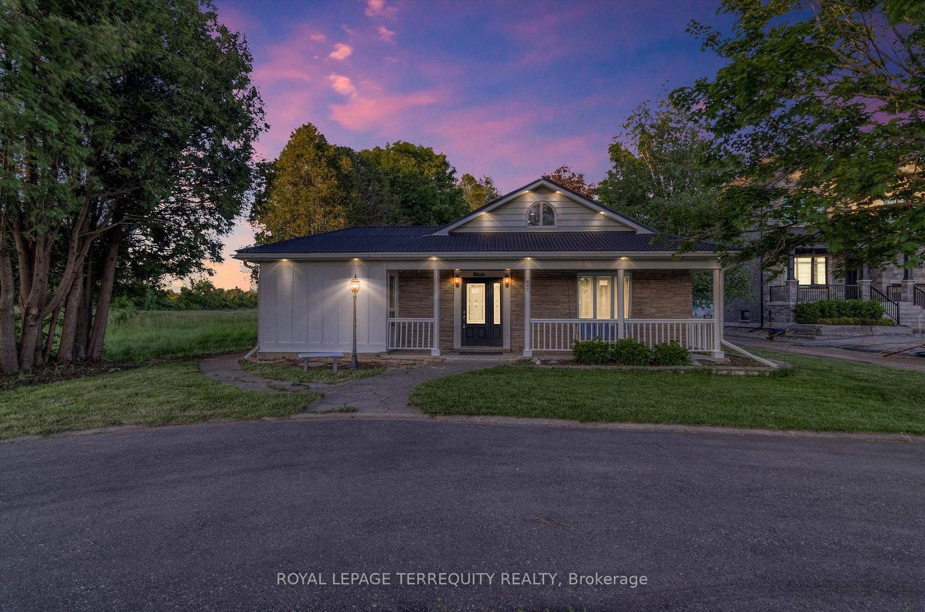 667 Townline Road N