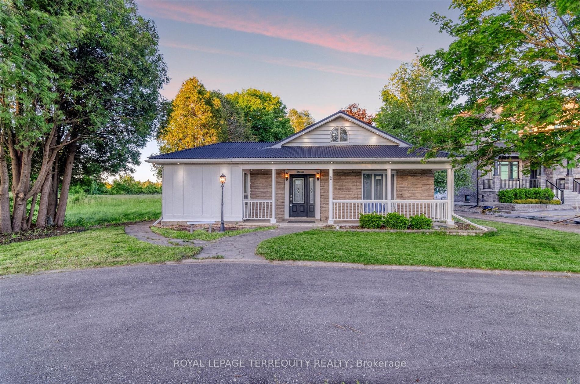 667 Townline Road N