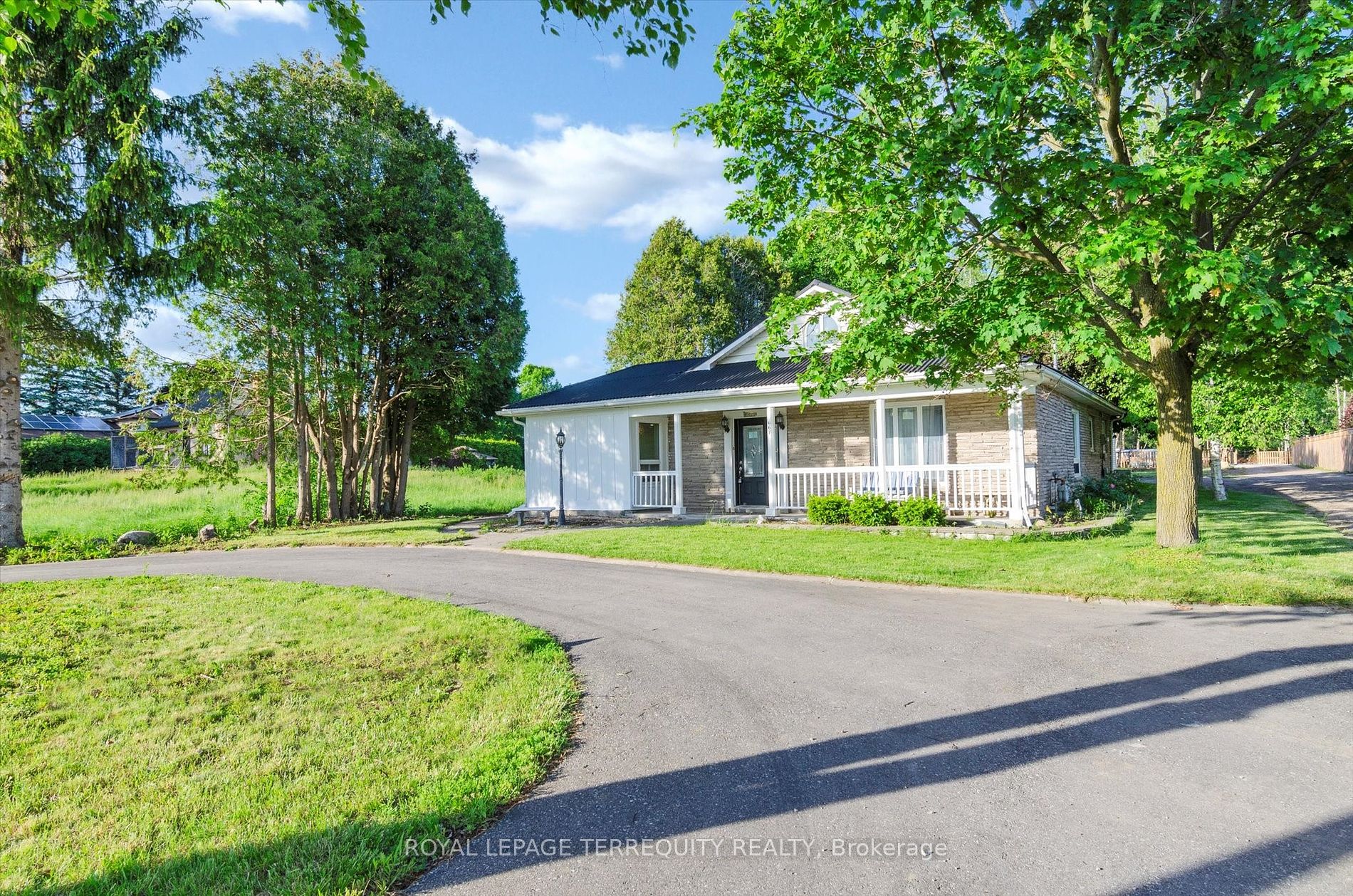 667 Townline Road N