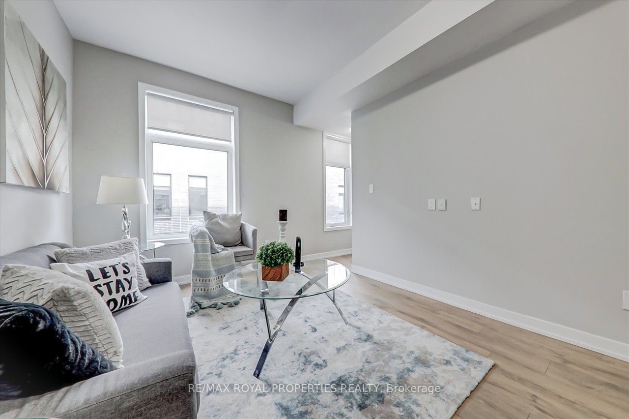 1760 Simcoe Street N, #74