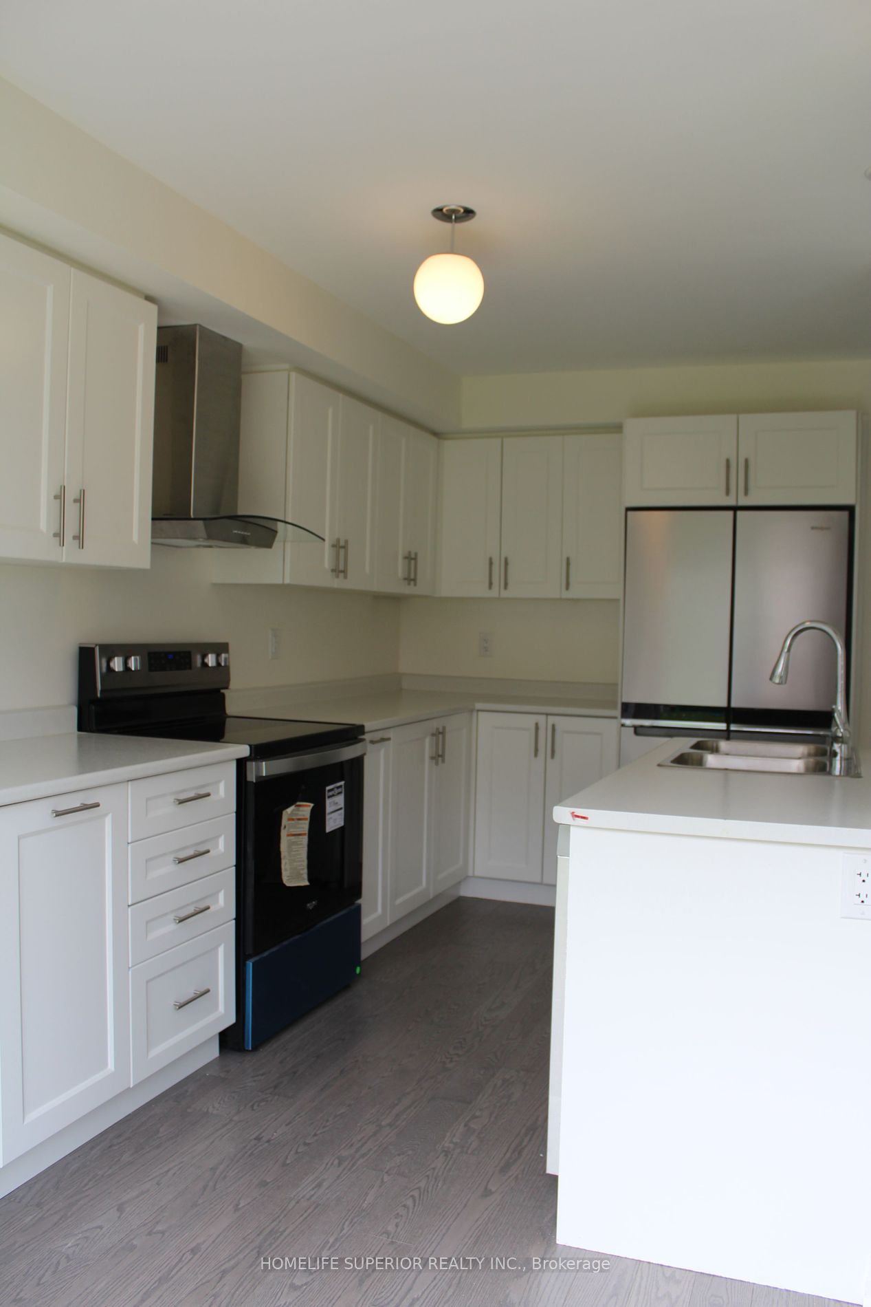 35 Caspian Sq