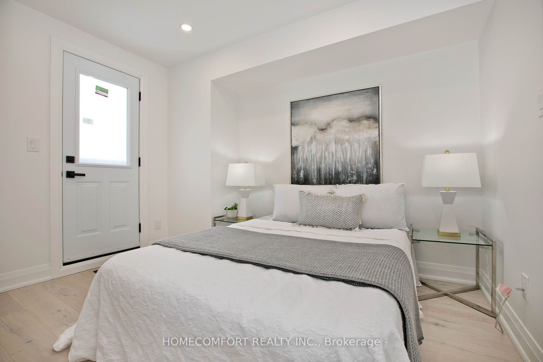 18 Connaught Avenue
