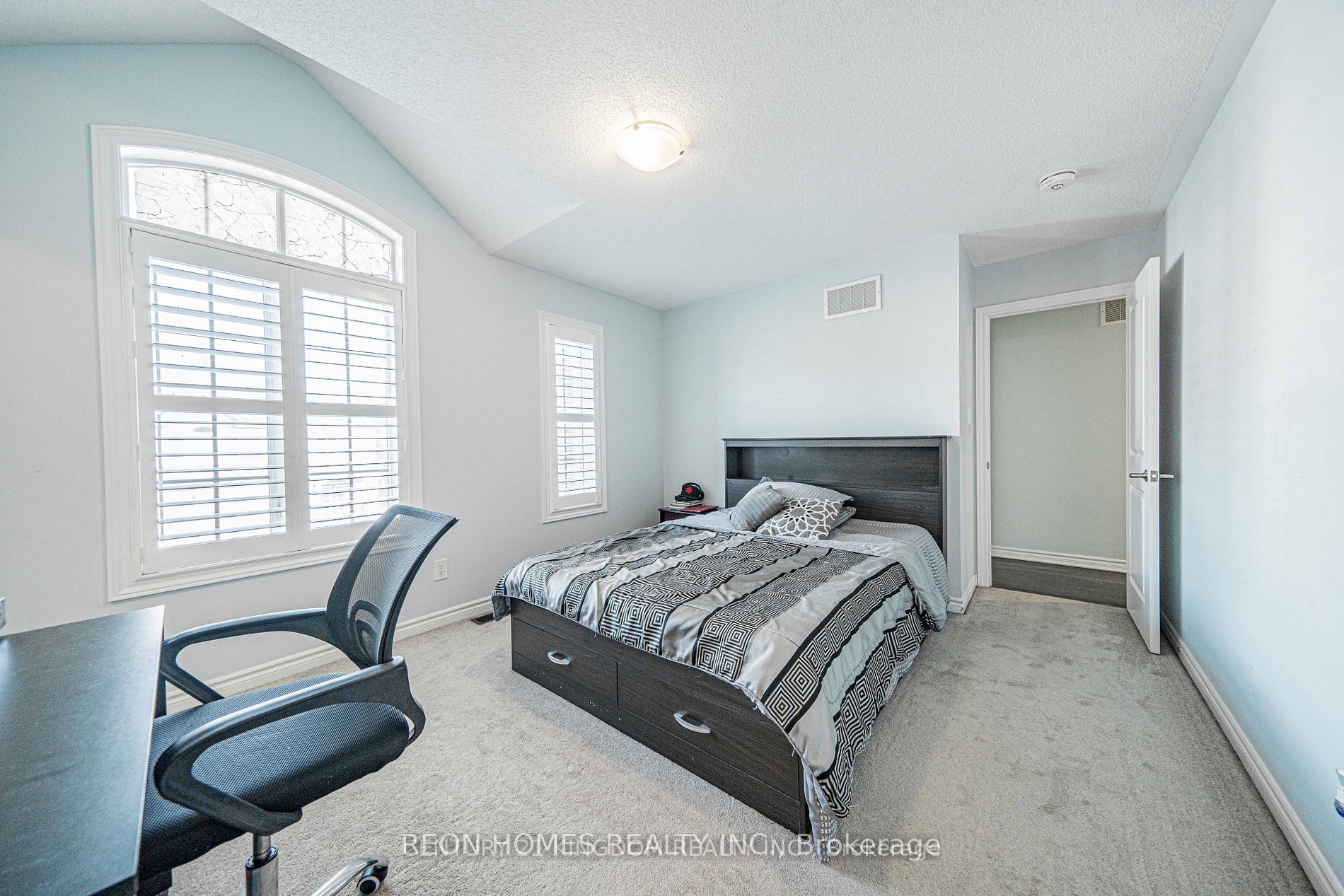 2142 Saffron Dr