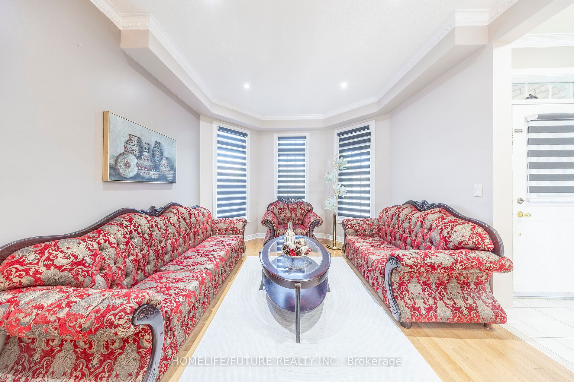 636 Staines Rd