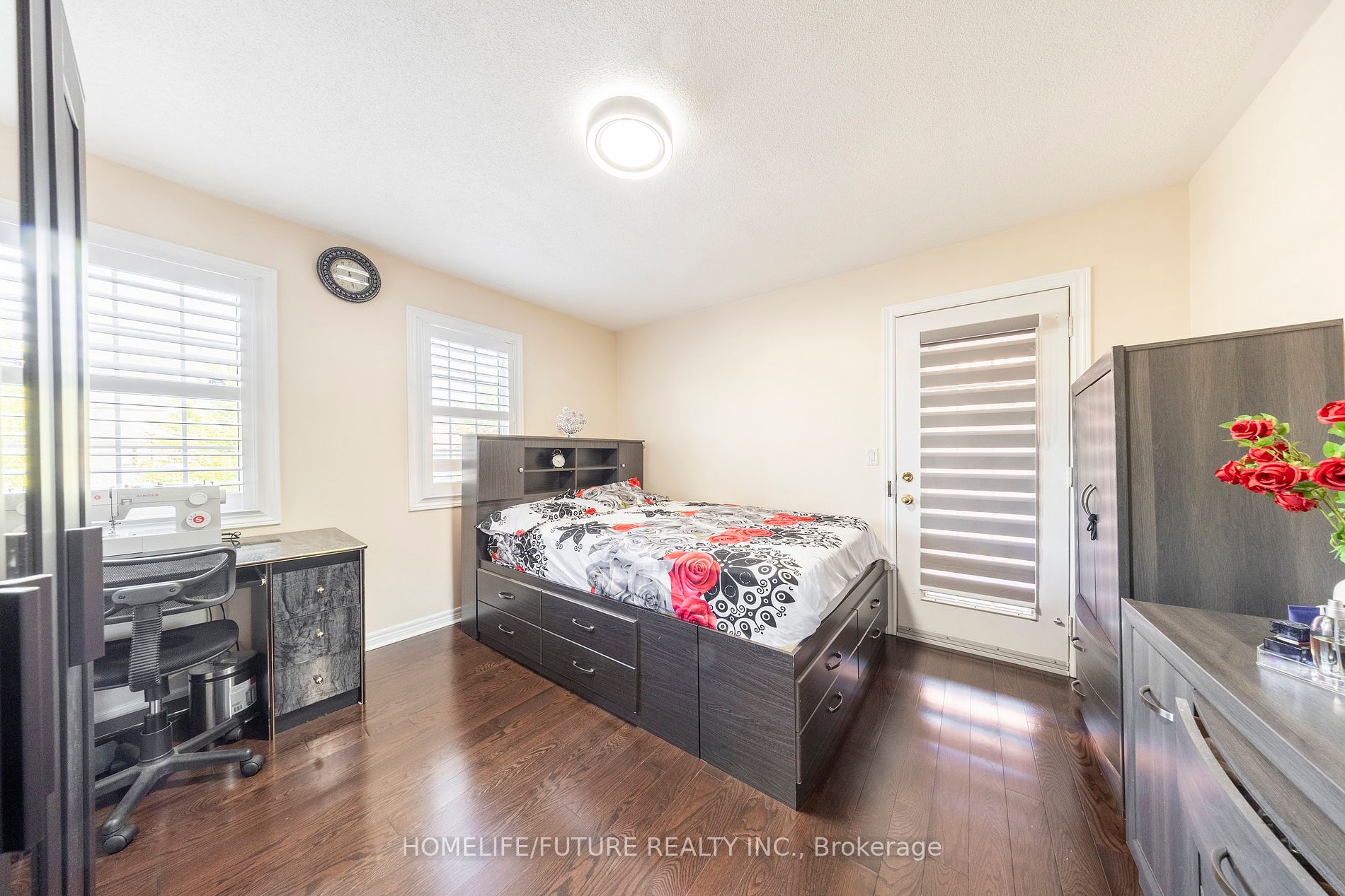 636 Staines Rd