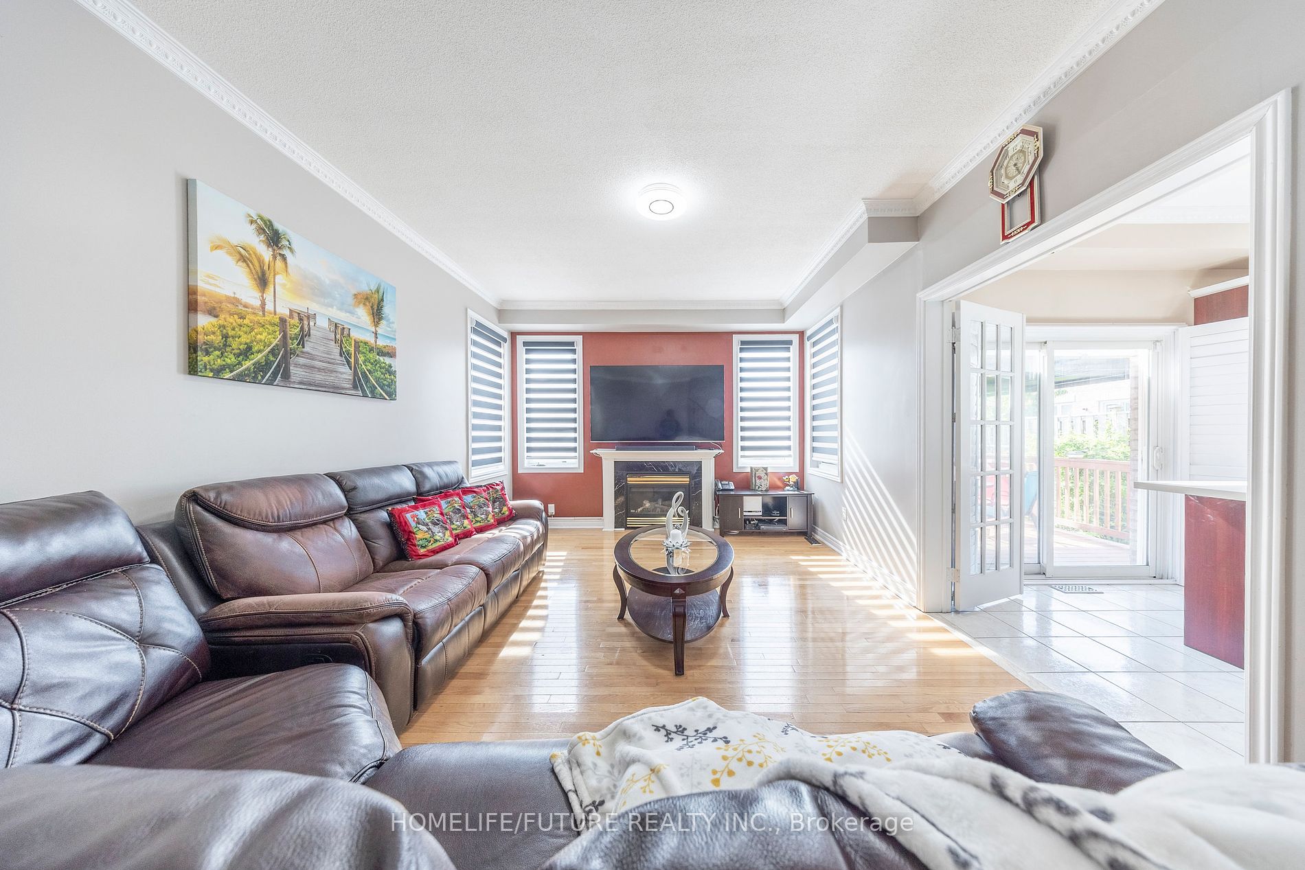 636 Staines Rd