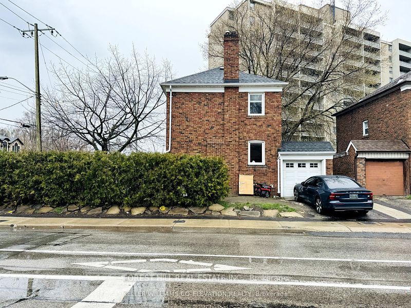 1173 Broadview Ave