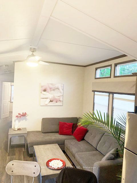 225 Platten Boulevard, #121