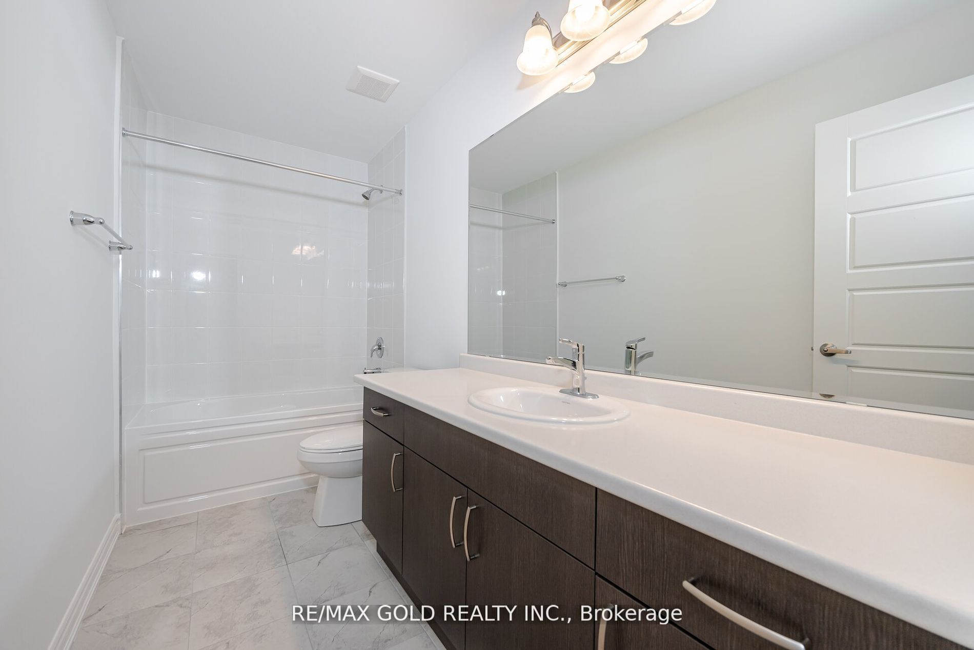 1582 Honey Locust Place