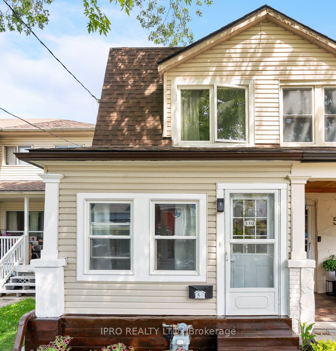 5 1/2 Luttrell Avenue