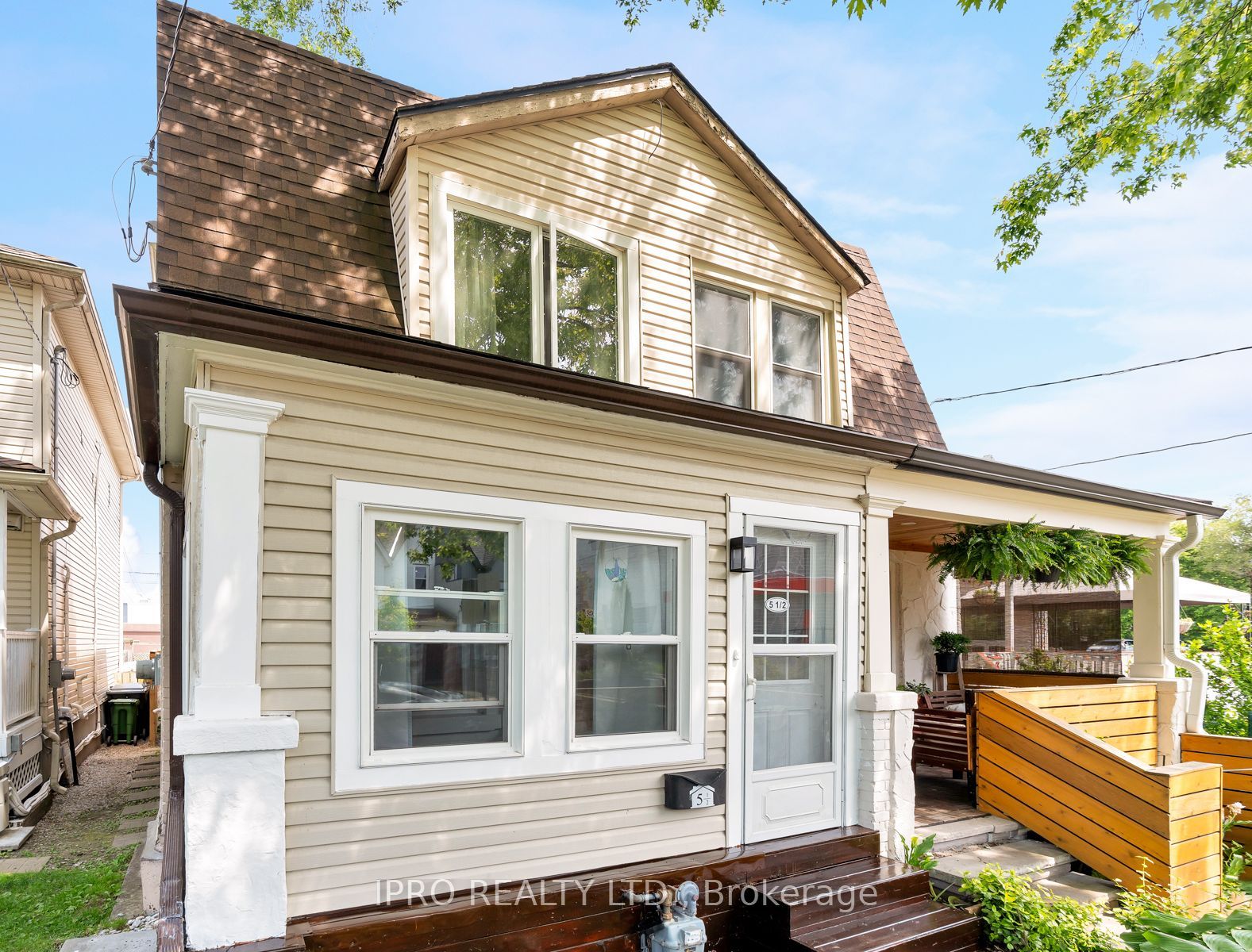 5 1/2 Luttrell Avenue