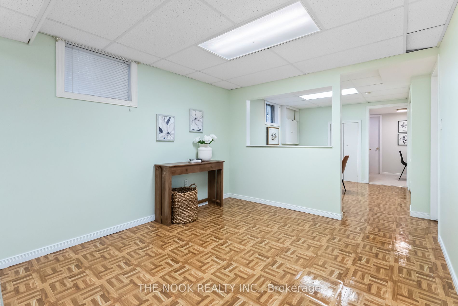 100 Mcfeeters Cres