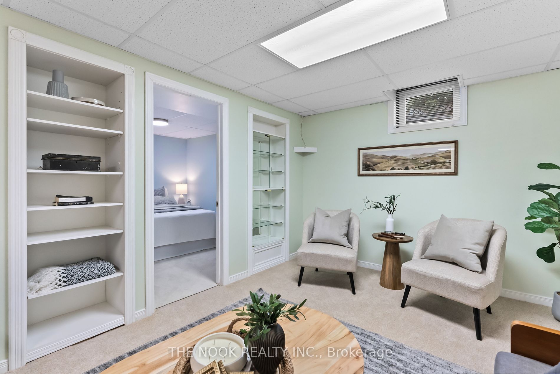 100 Mcfeeters Cres