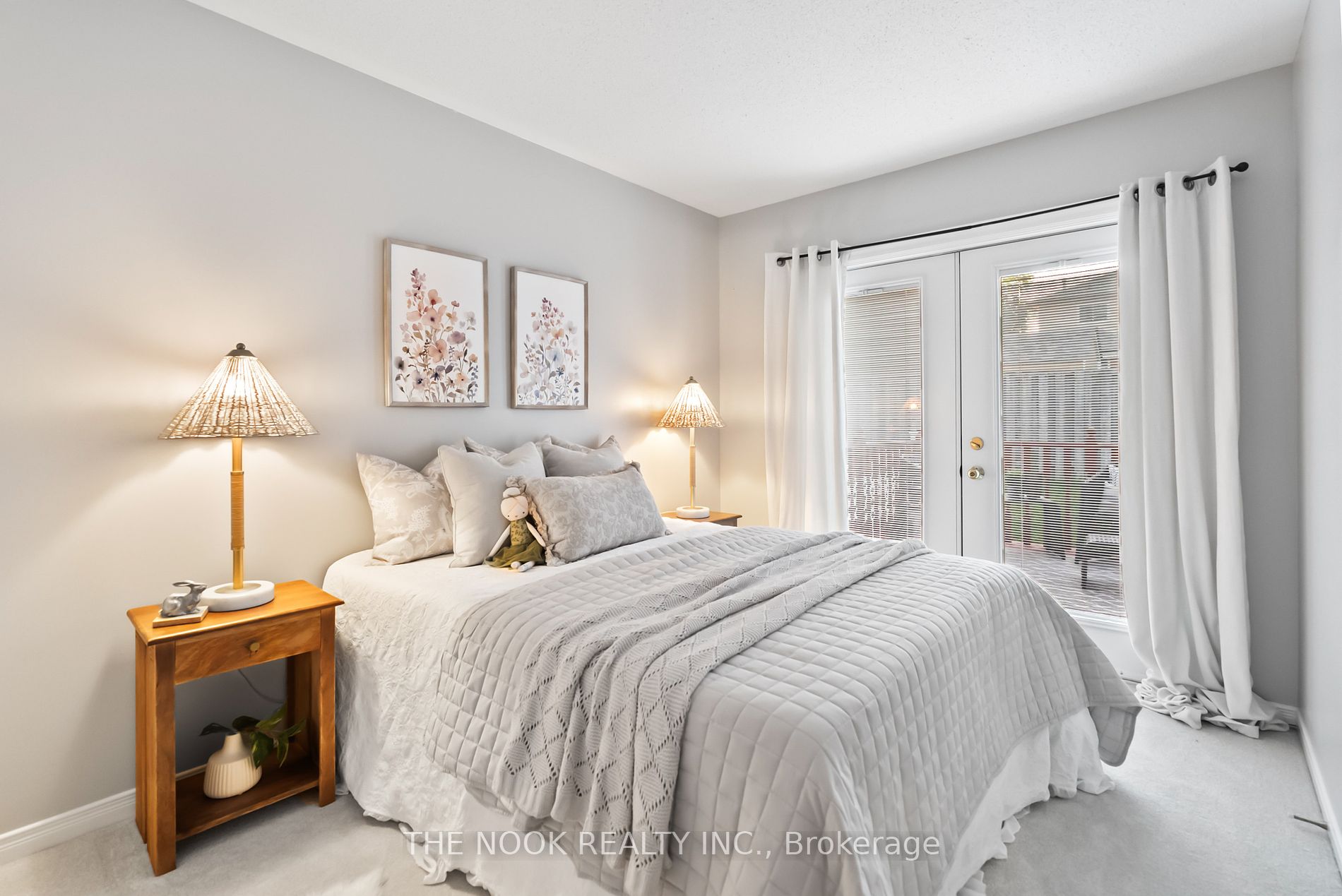 100 Mcfeeters Cres
