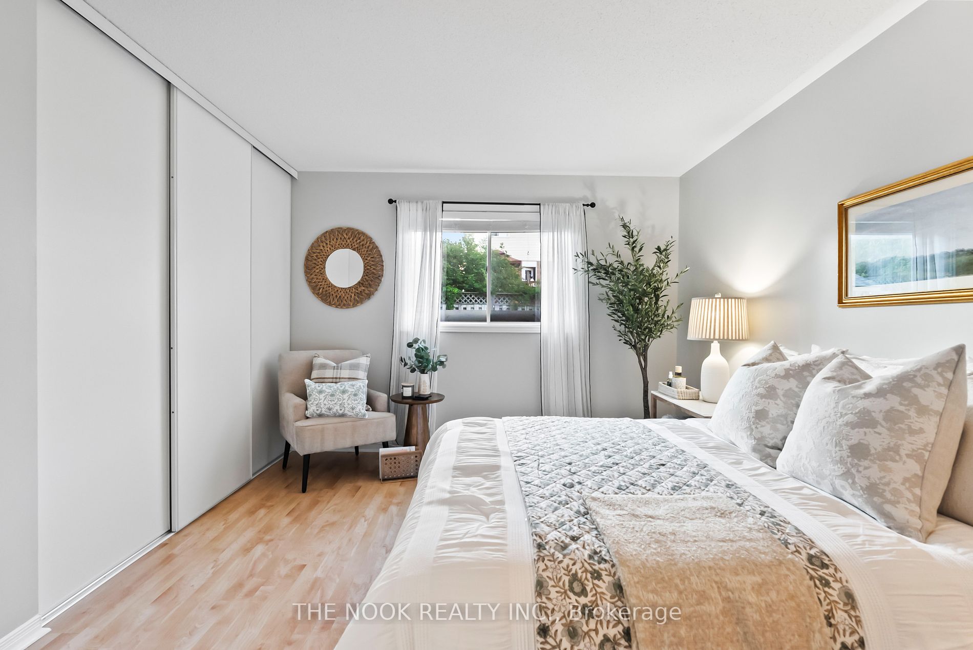 100 Mcfeeters Cres