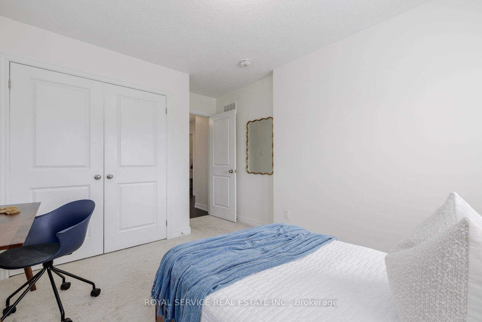 15 Thomas Bird Street