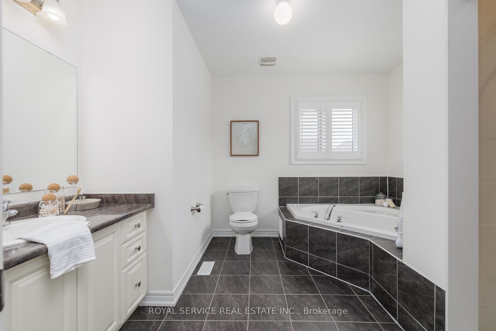15 Thomas Bird Street