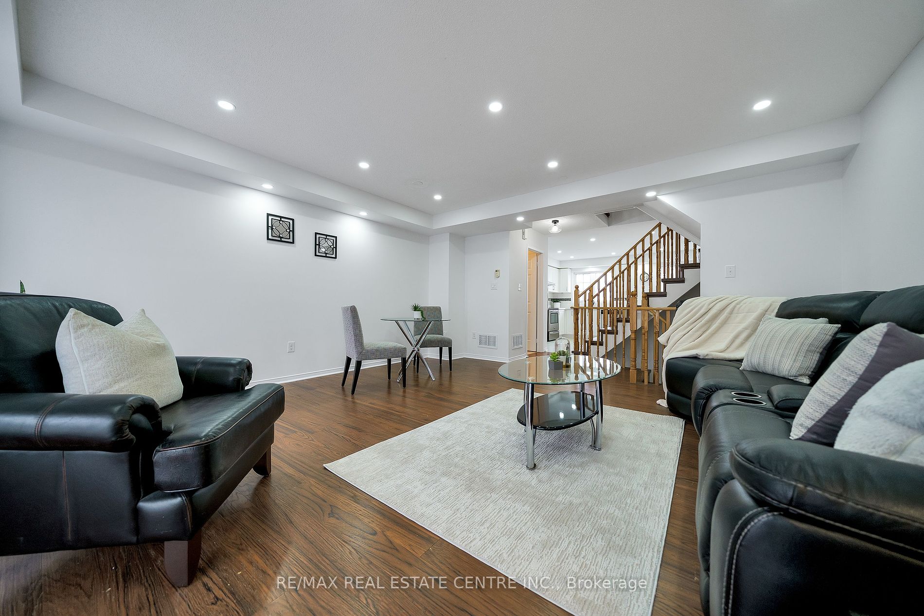 934 Audley Road N