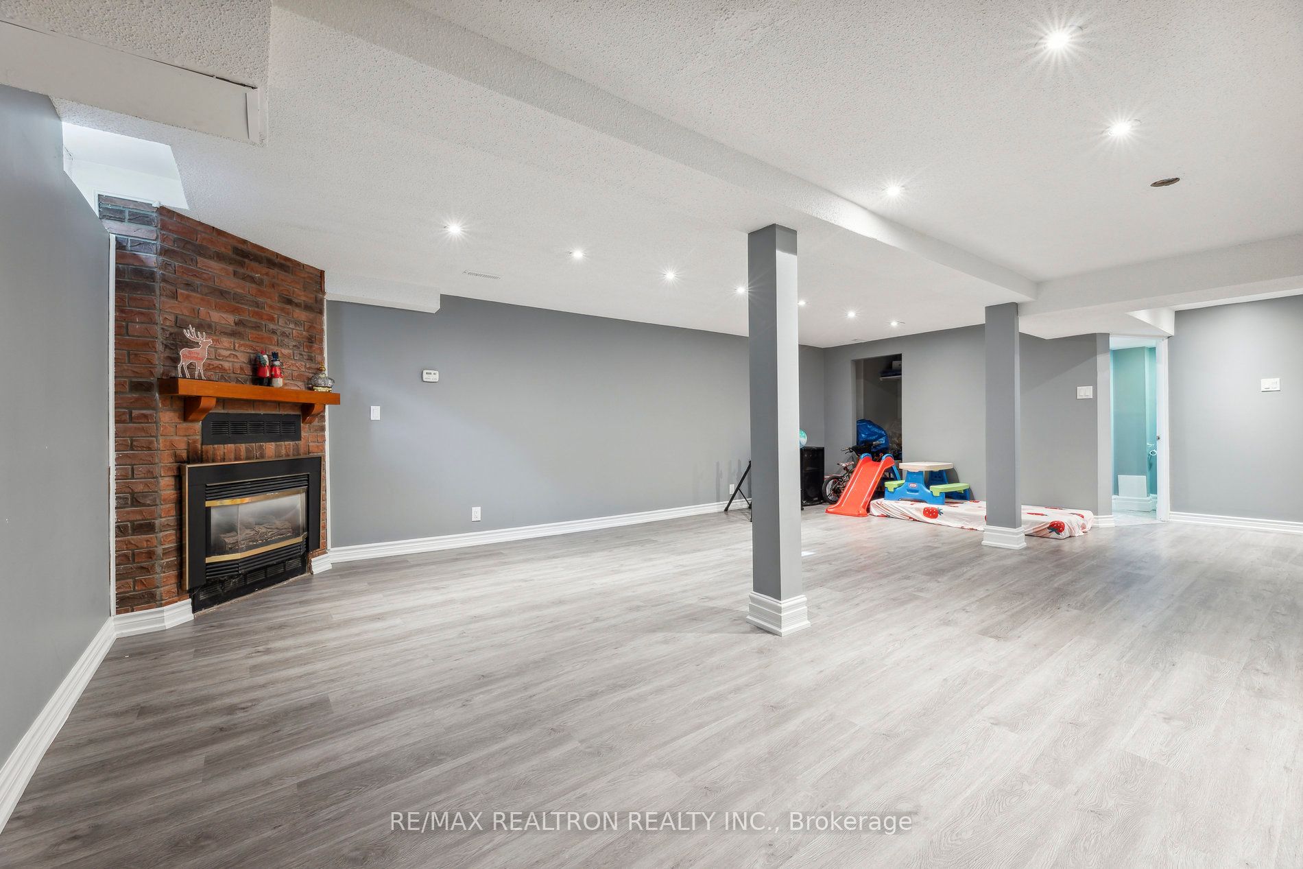 16 Coulton Crt